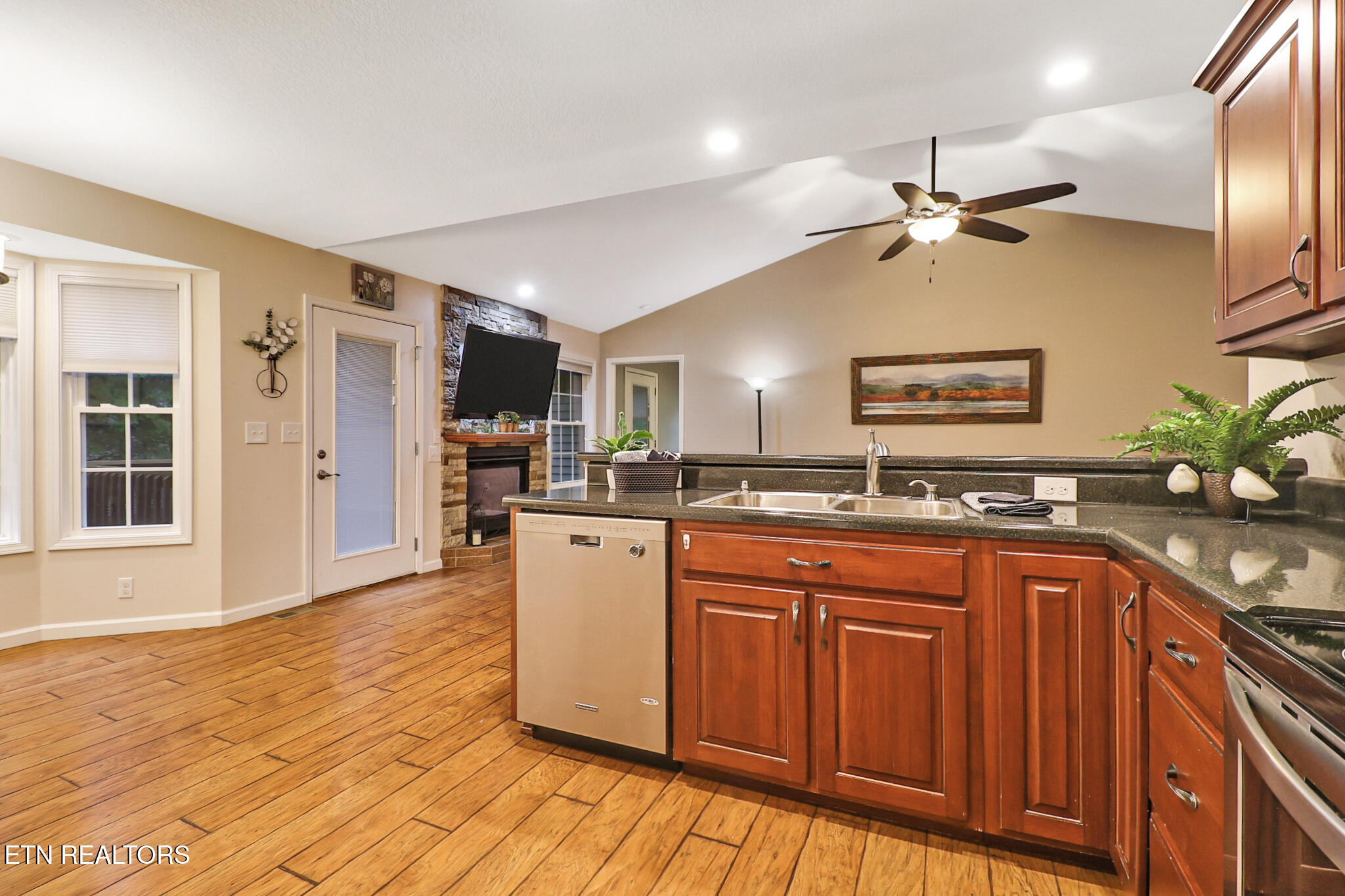 10 Dickens Lane Fairfield Glade TN 38558