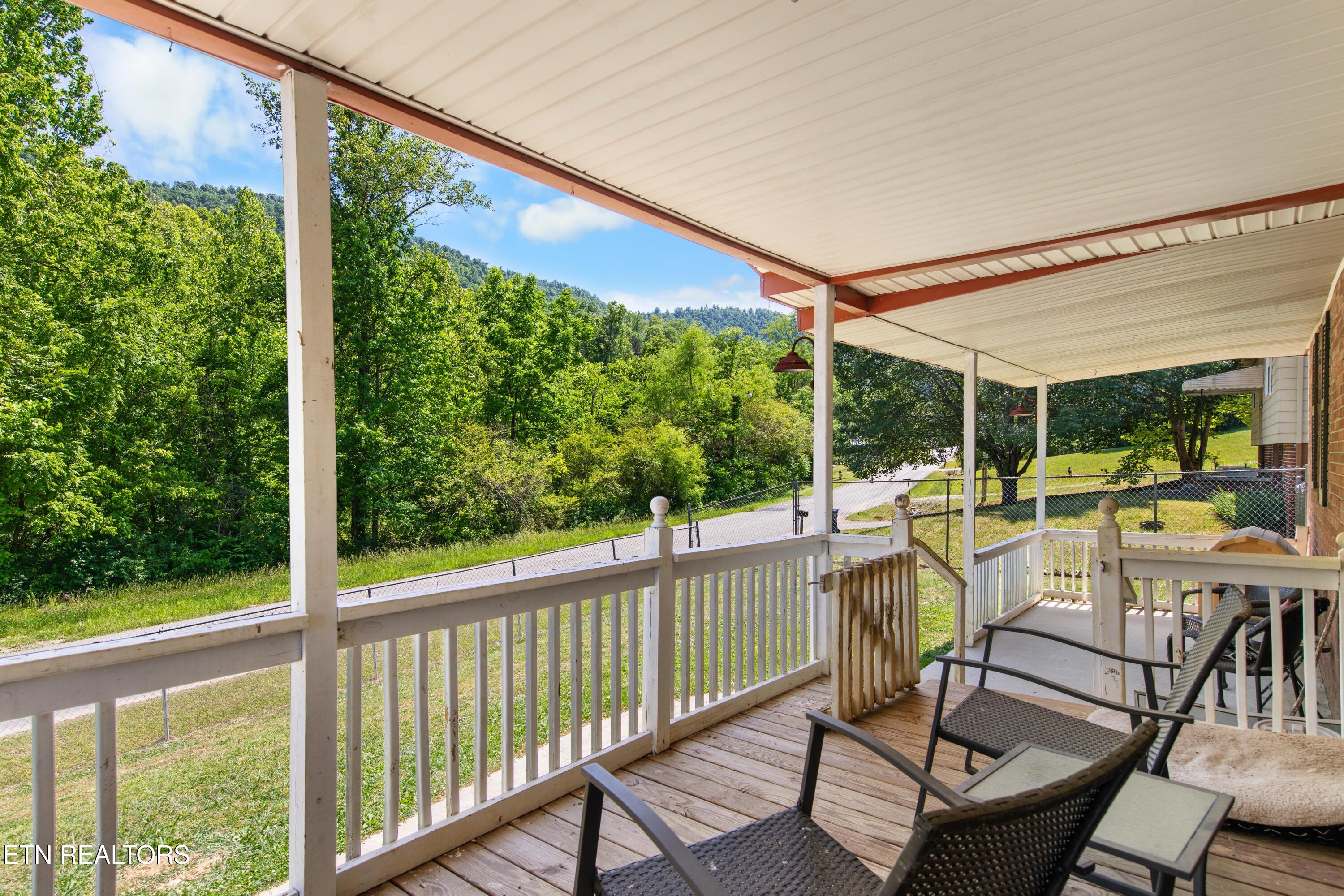 406 Douglas Lane Jellico TN 37762