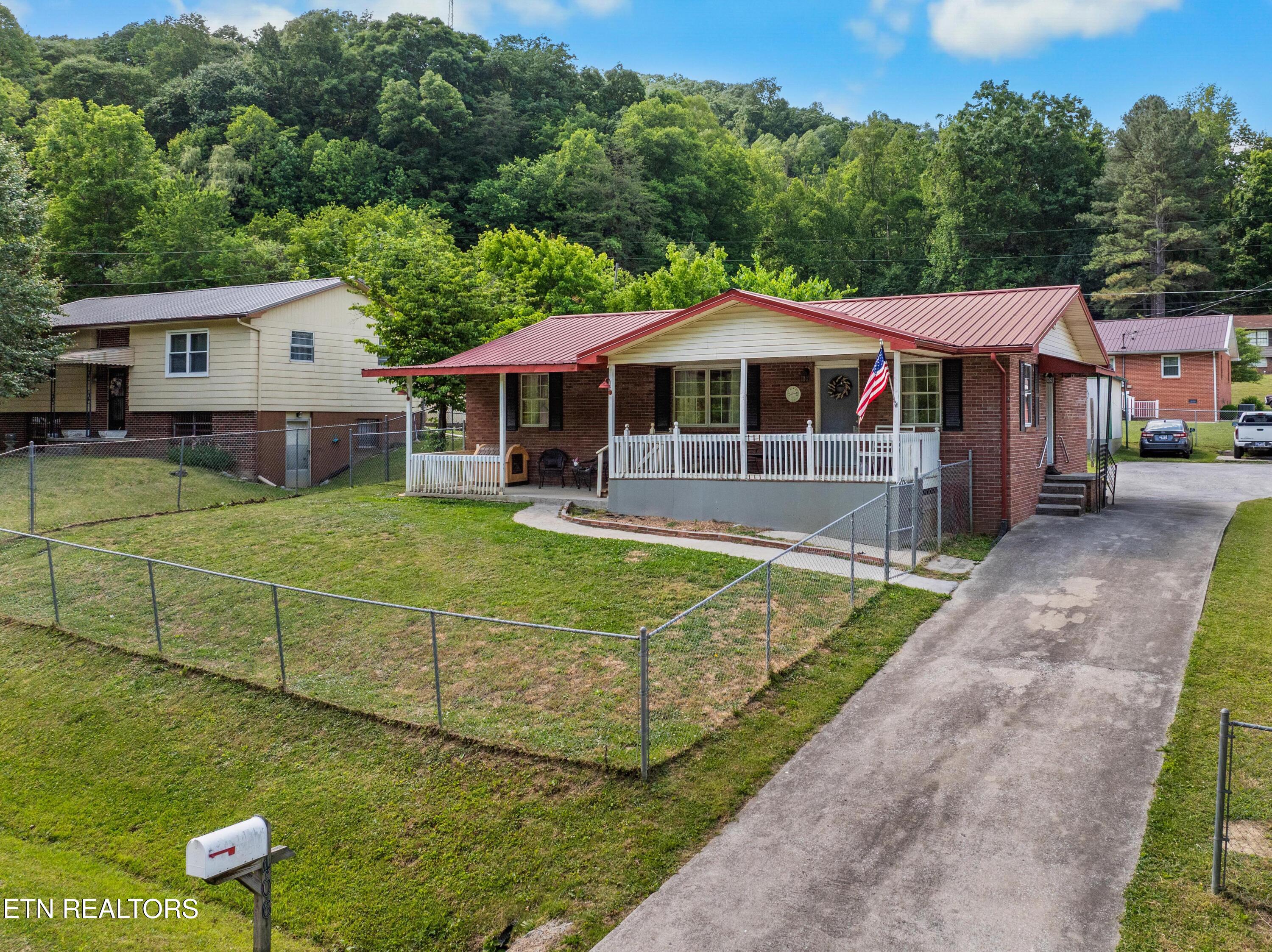 406 Douglas Lane Jellico TN 37762