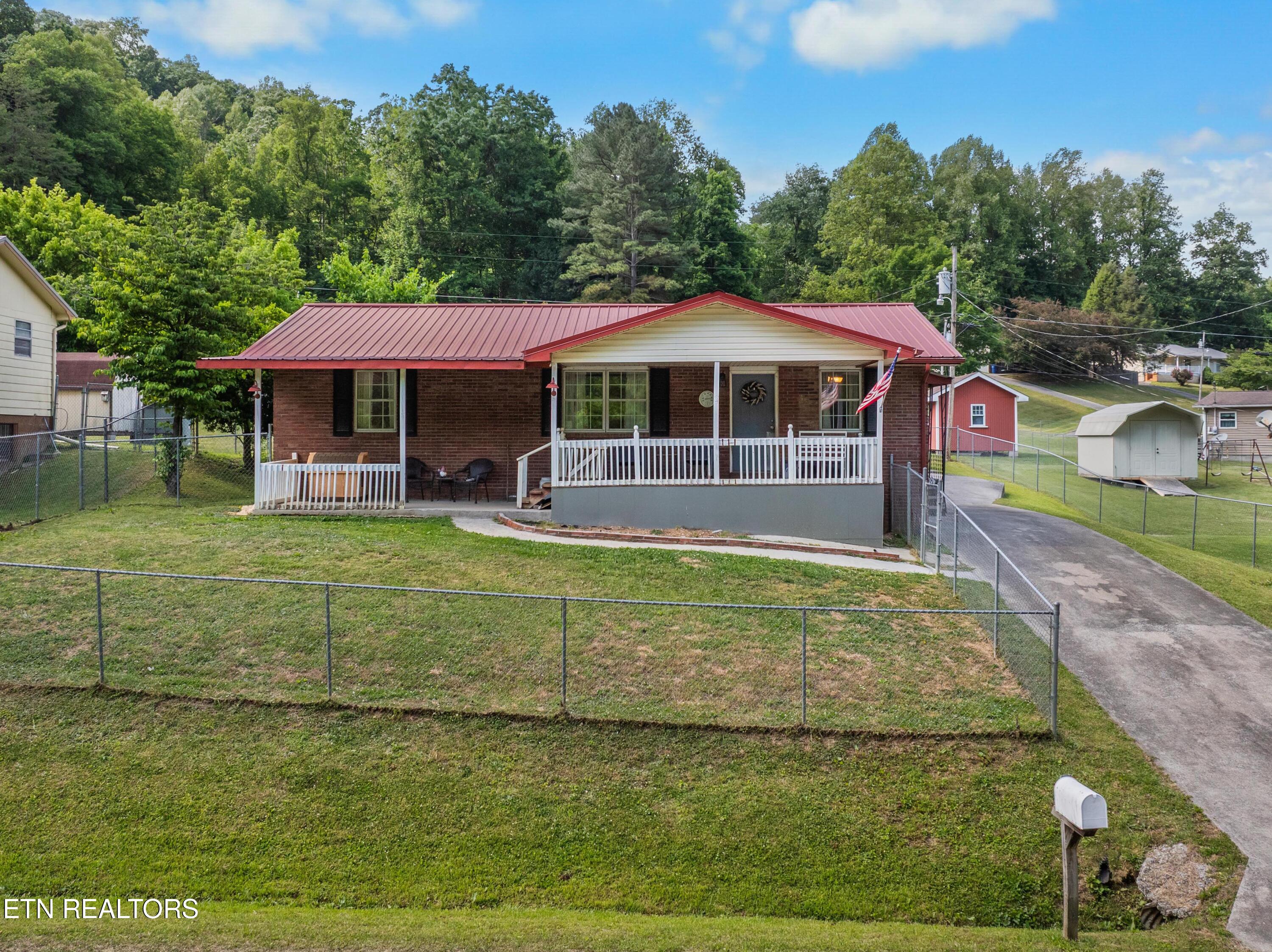 406 Douglas Lane Jellico TN 37762
