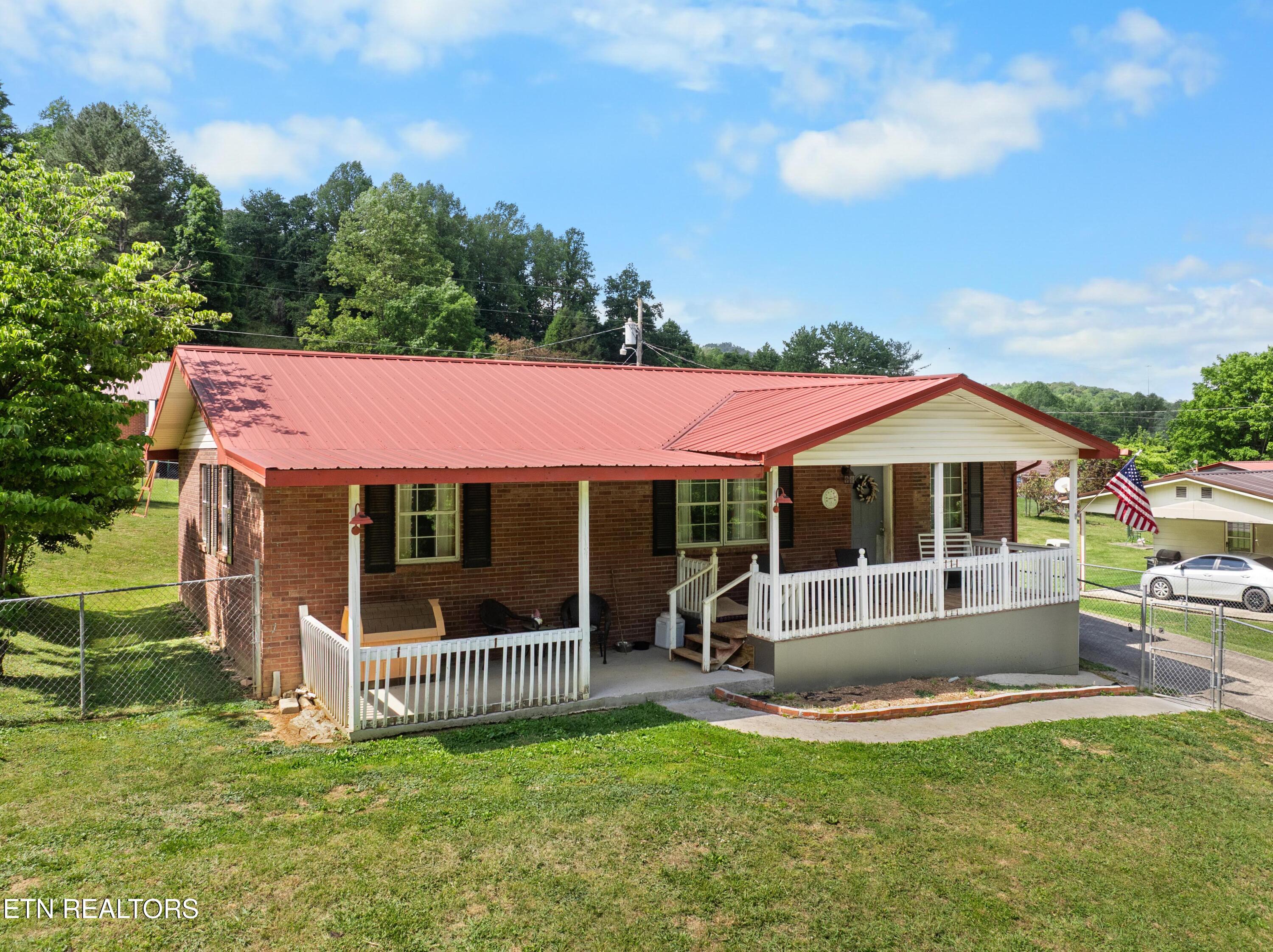 406 Douglas Lane Jellico TN 37762