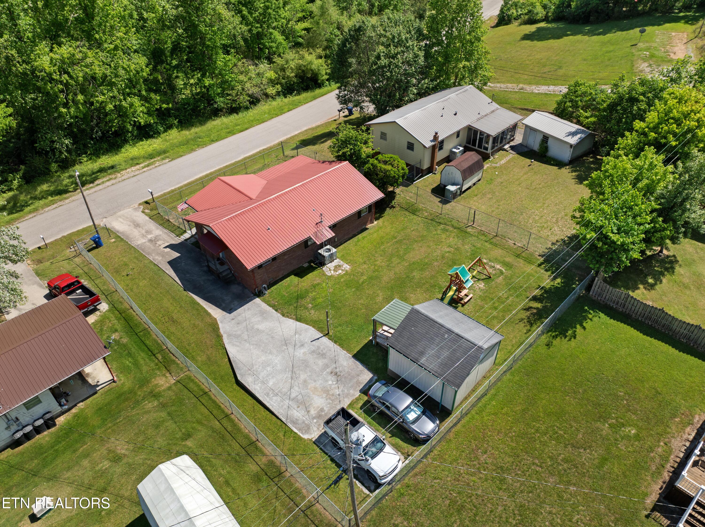406 Douglas Lane Jellico TN 37762