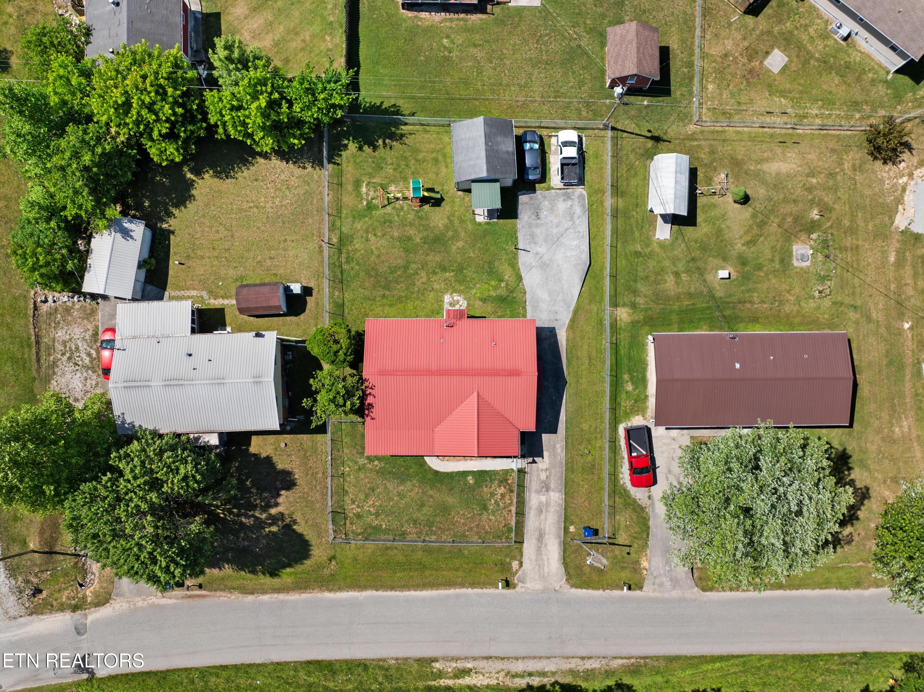 406 Douglas Lane Jellico TN 37762