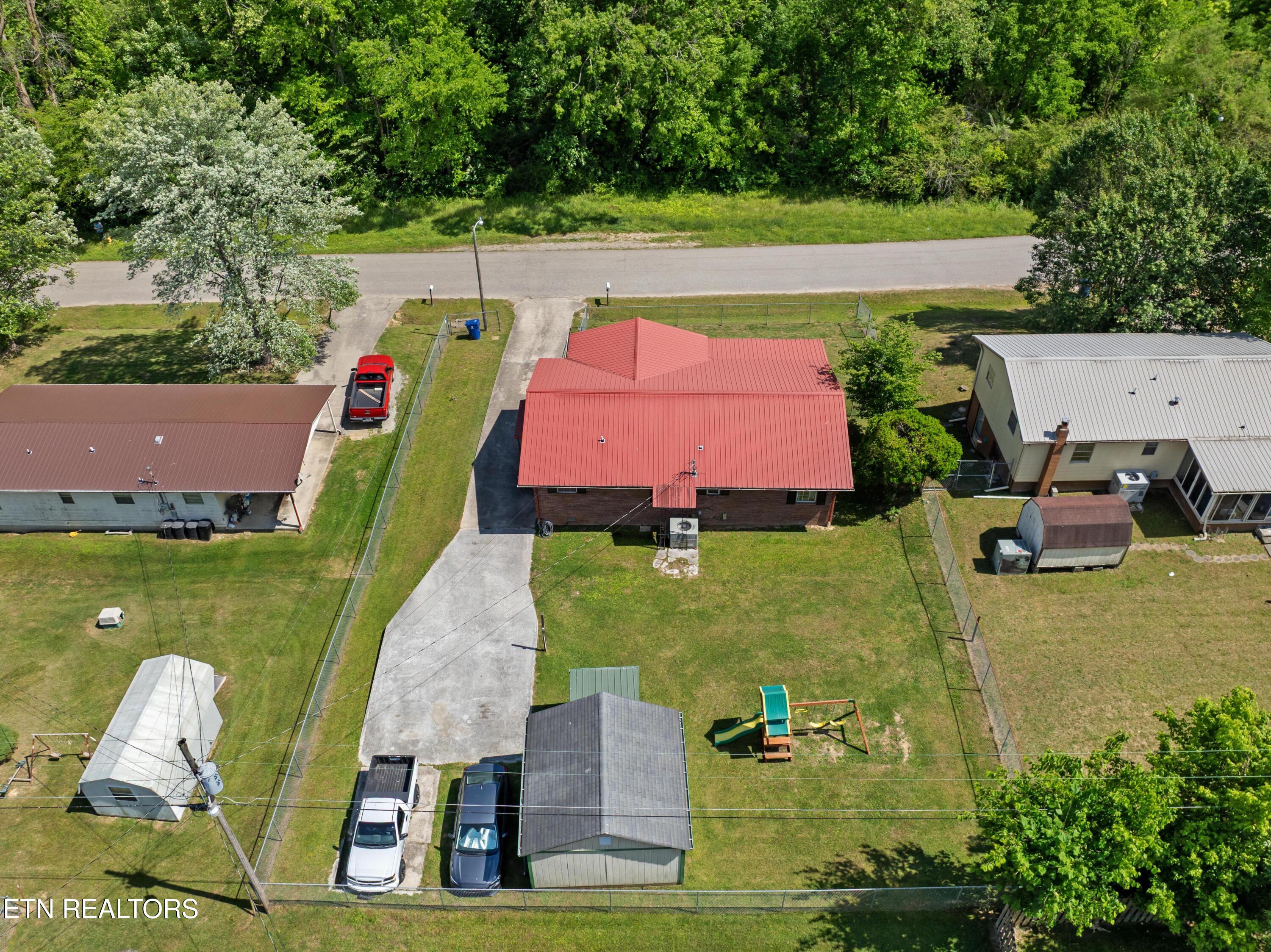 406 Douglas Lane Jellico TN 37762