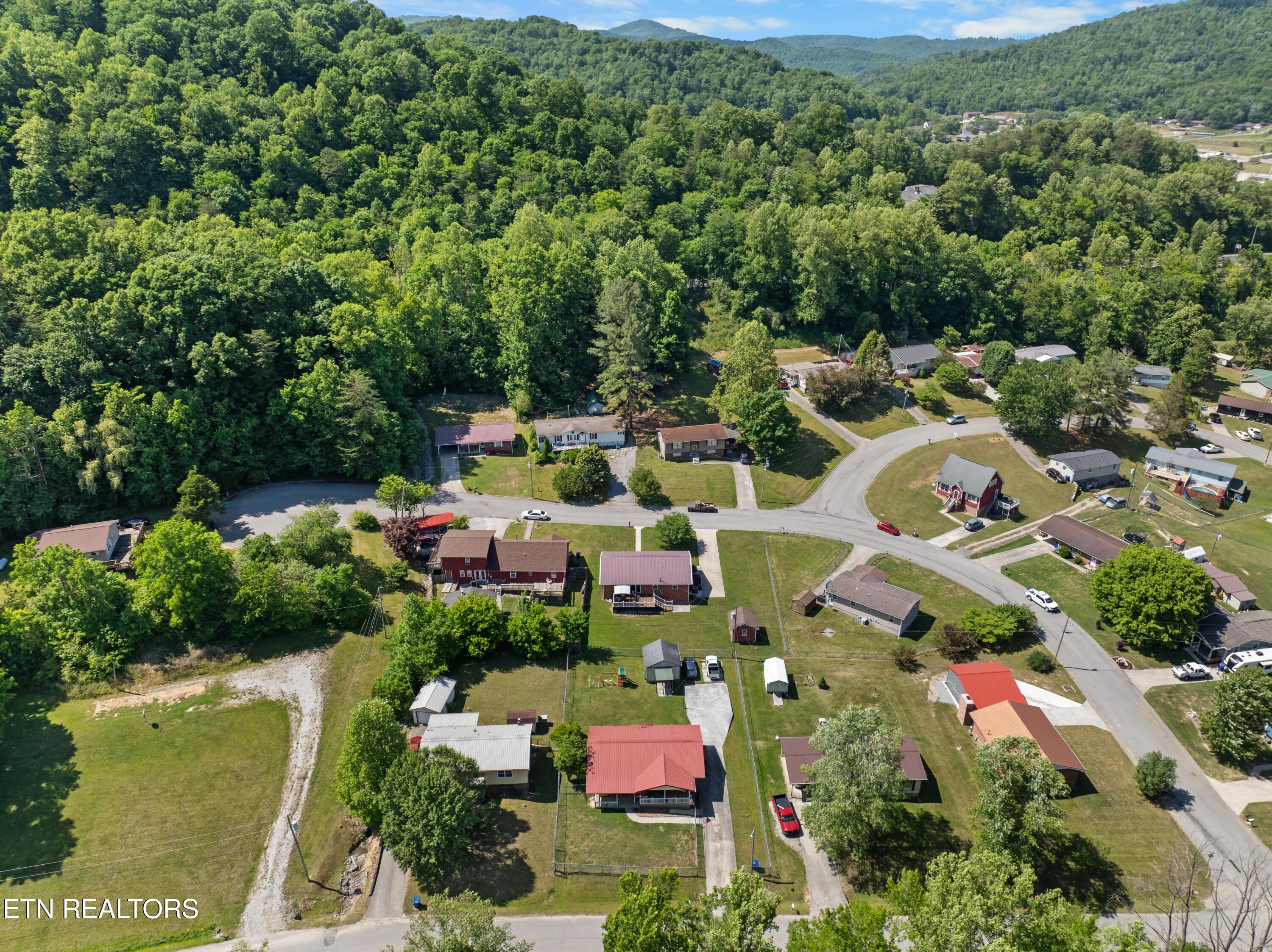 406 Douglas Lane Jellico TN 37762