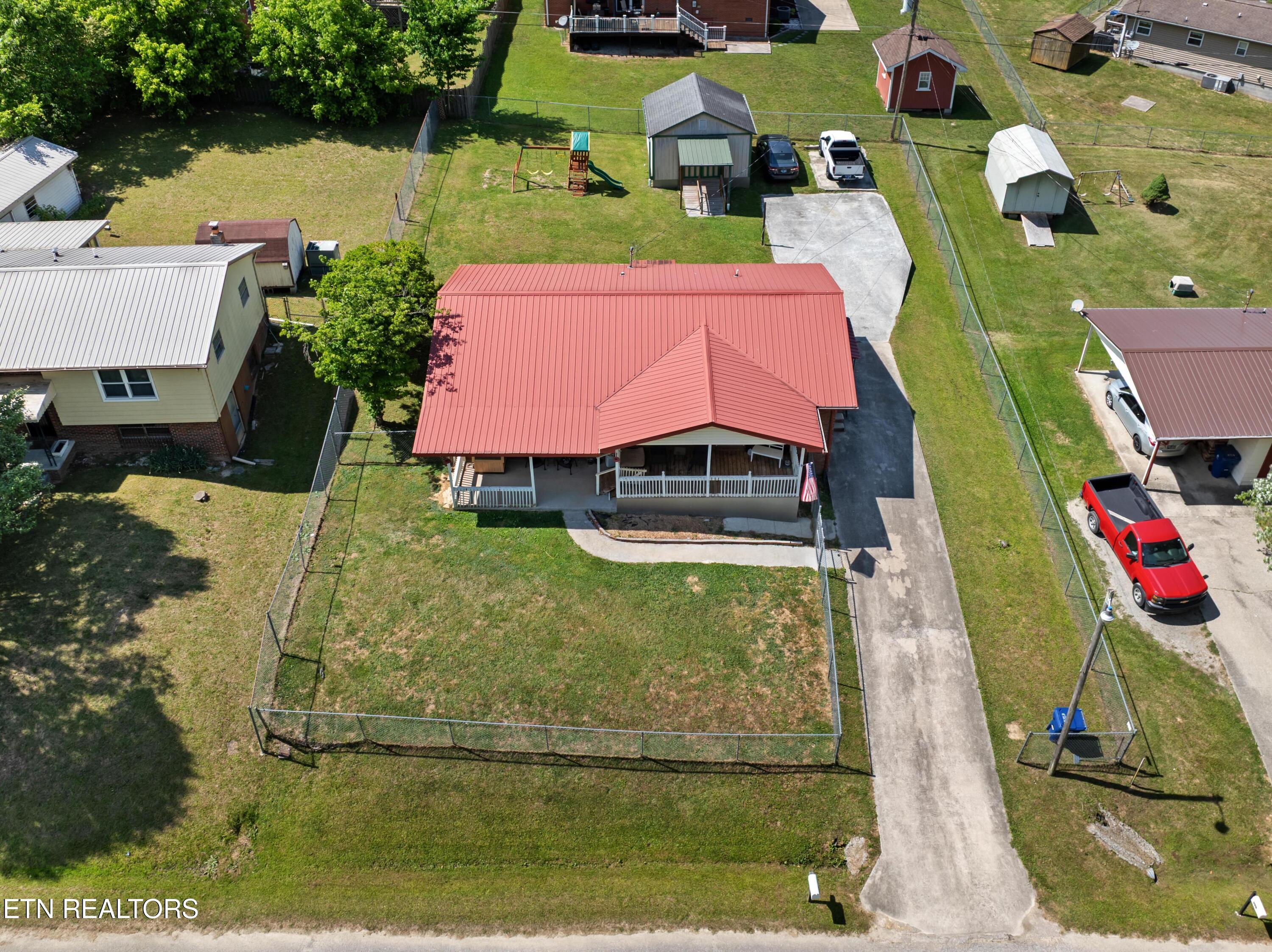 406 Douglas Lane Jellico TN 37762