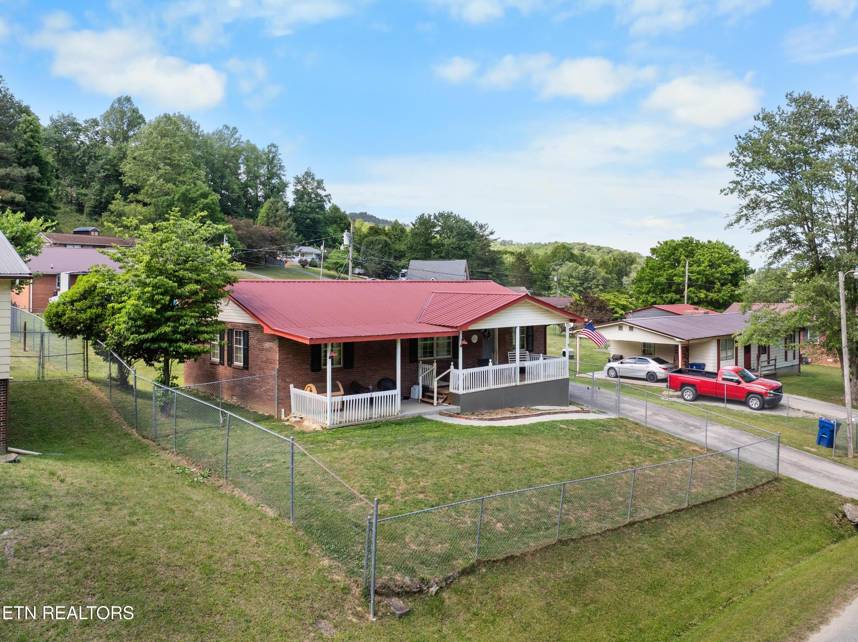 406 Douglas Lane Jellico TN 37762
