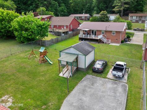 406 Douglas Lane Jellico TN 37762