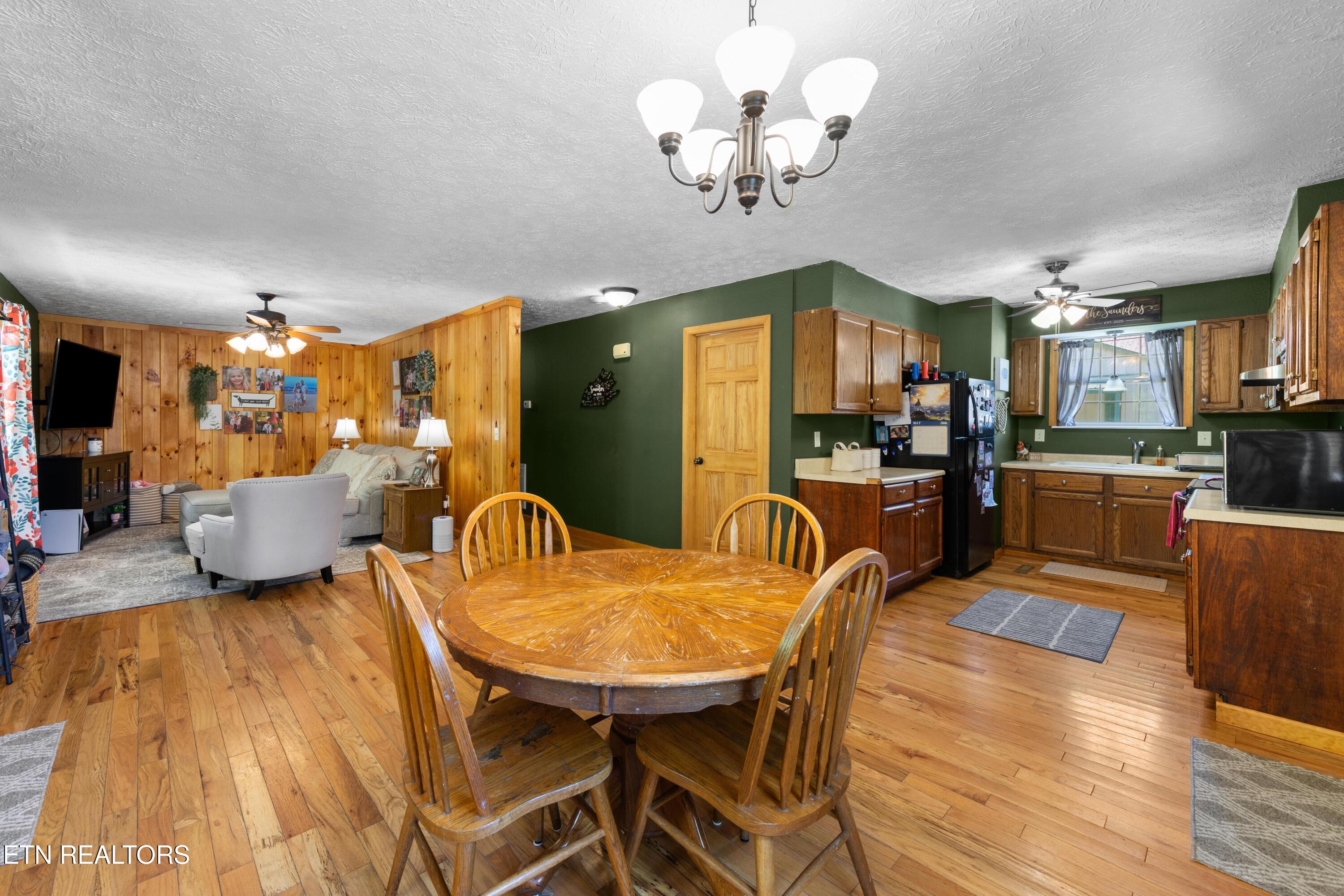 406 Douglas Lane Jellico TN 37762