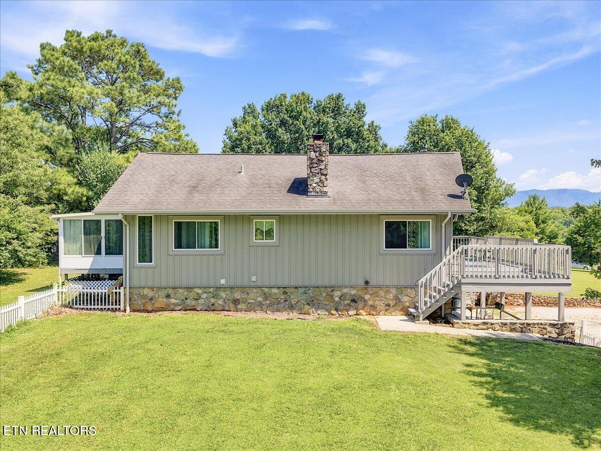 1818 Circle Lake Drive Dandridge TN 37725