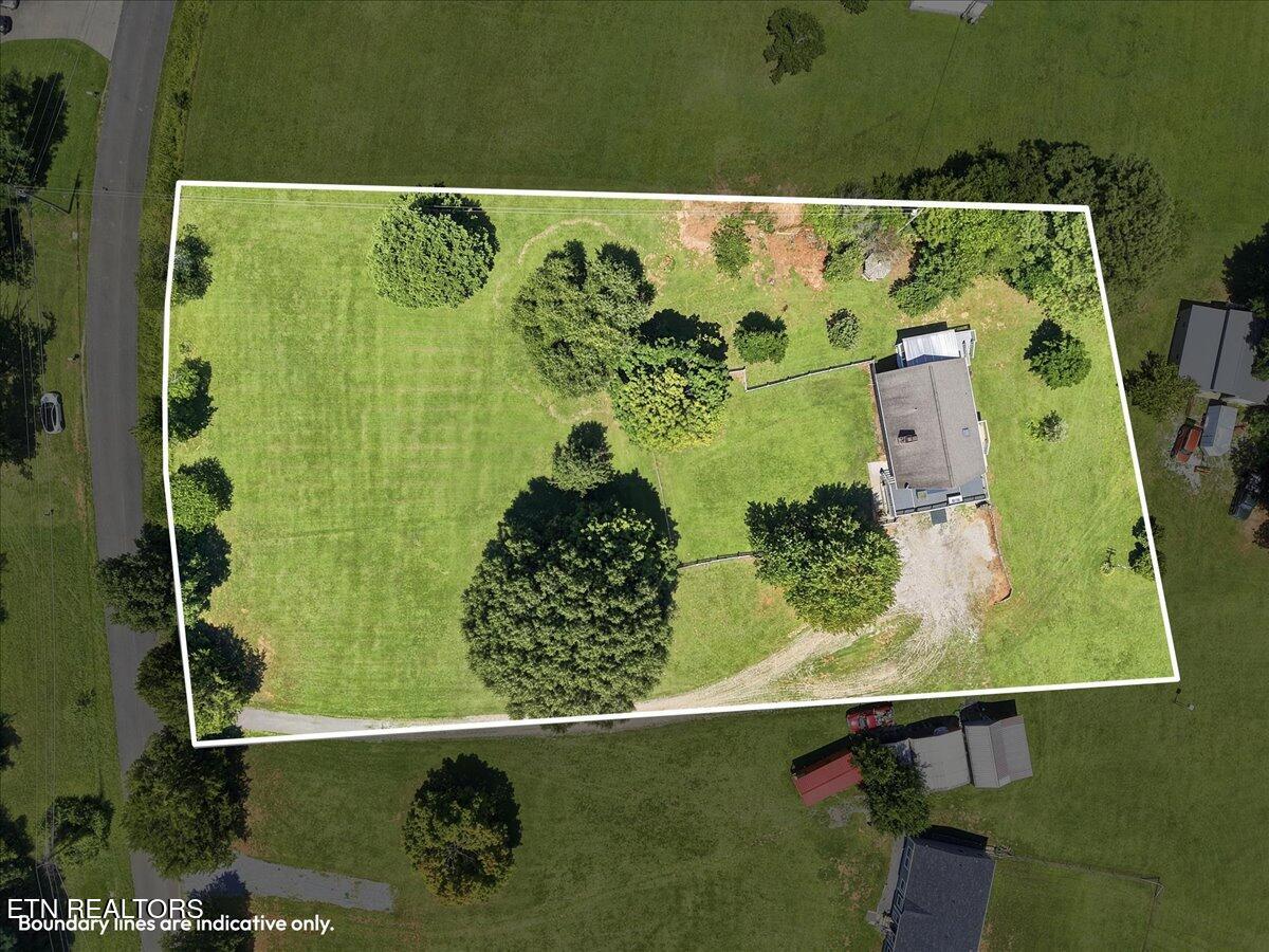 1818 Circle Lake Drive Dandridge TN 37725