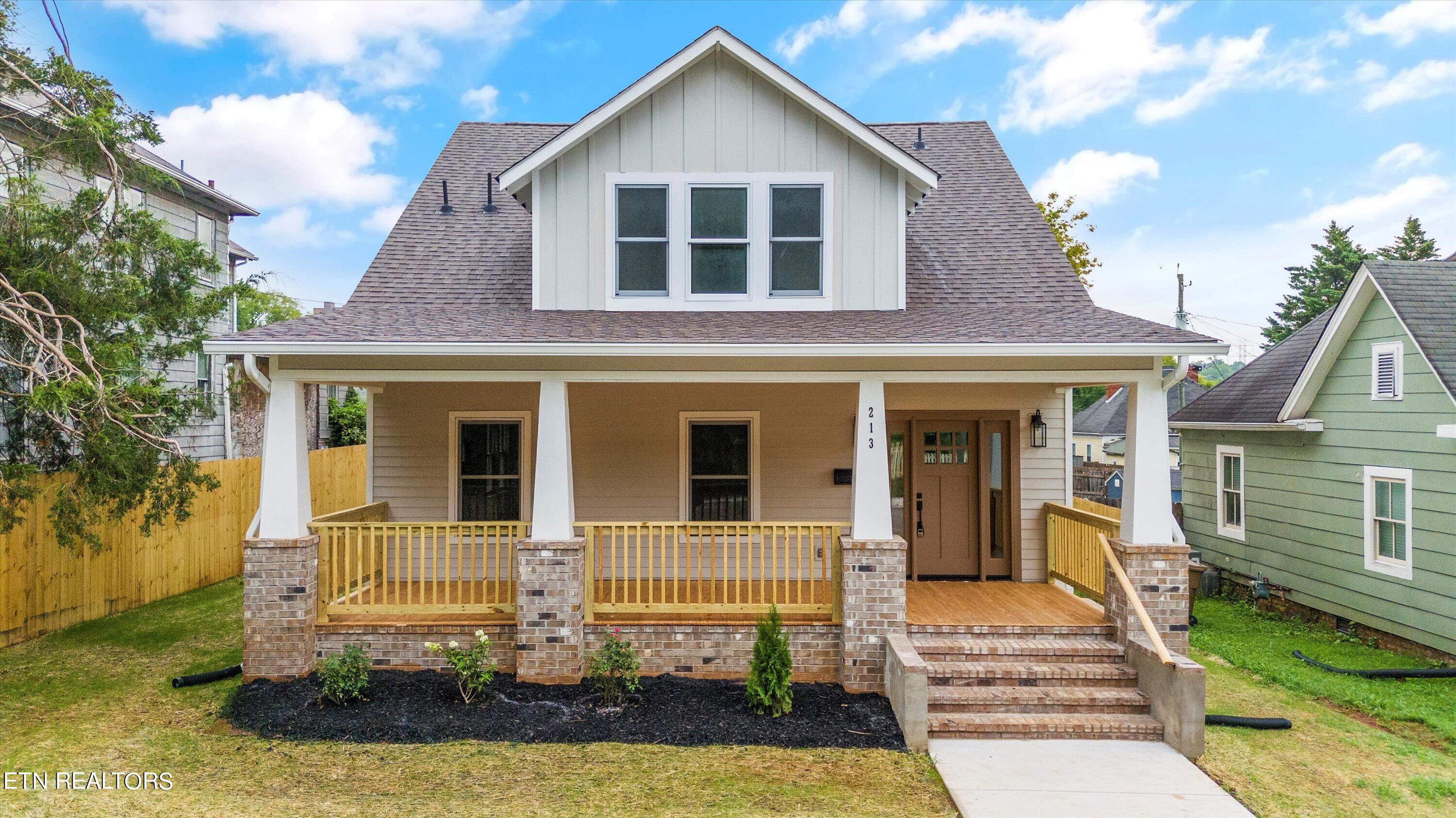 213 Leonard Place Knoxville TN 37917
