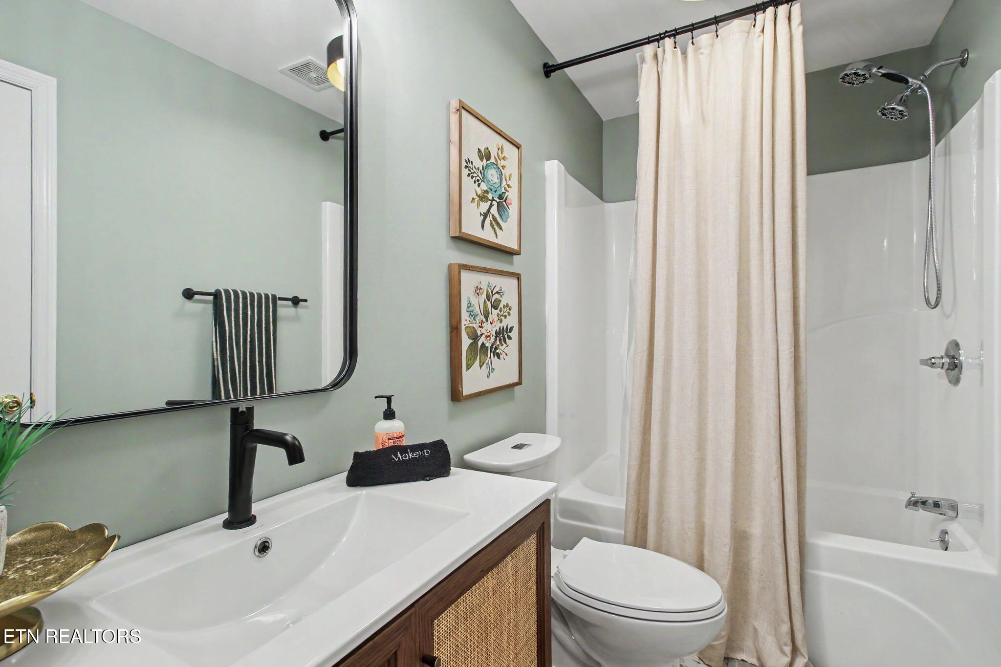 332 Pearl Road Lafollette TN 37766