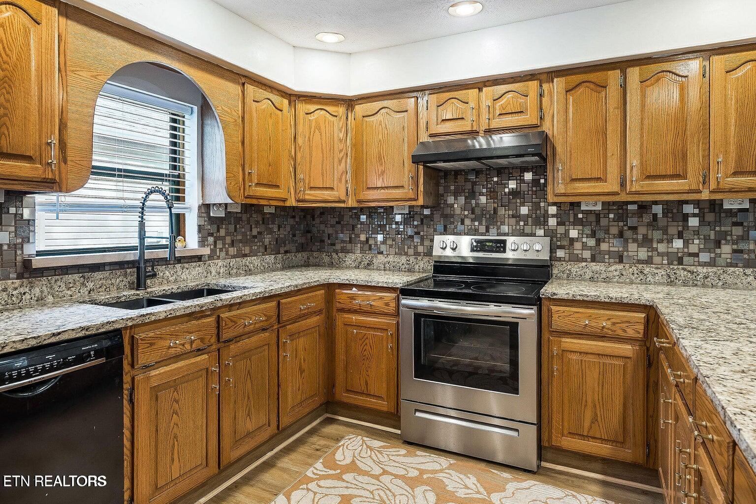 145 Anglewood Drive Crossville TN 38558
