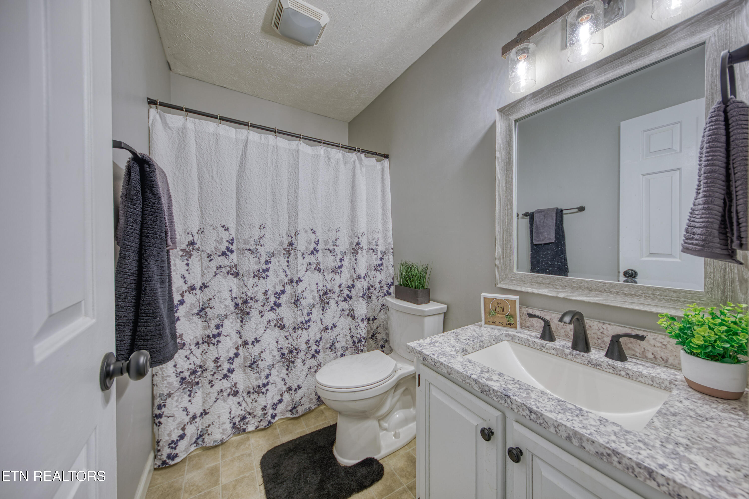 915 Miles Court Knoxville TN 37923