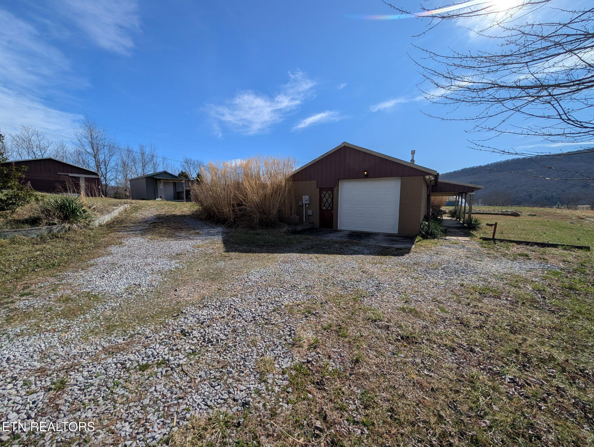 29 Brady Lane Crossville TN 38555