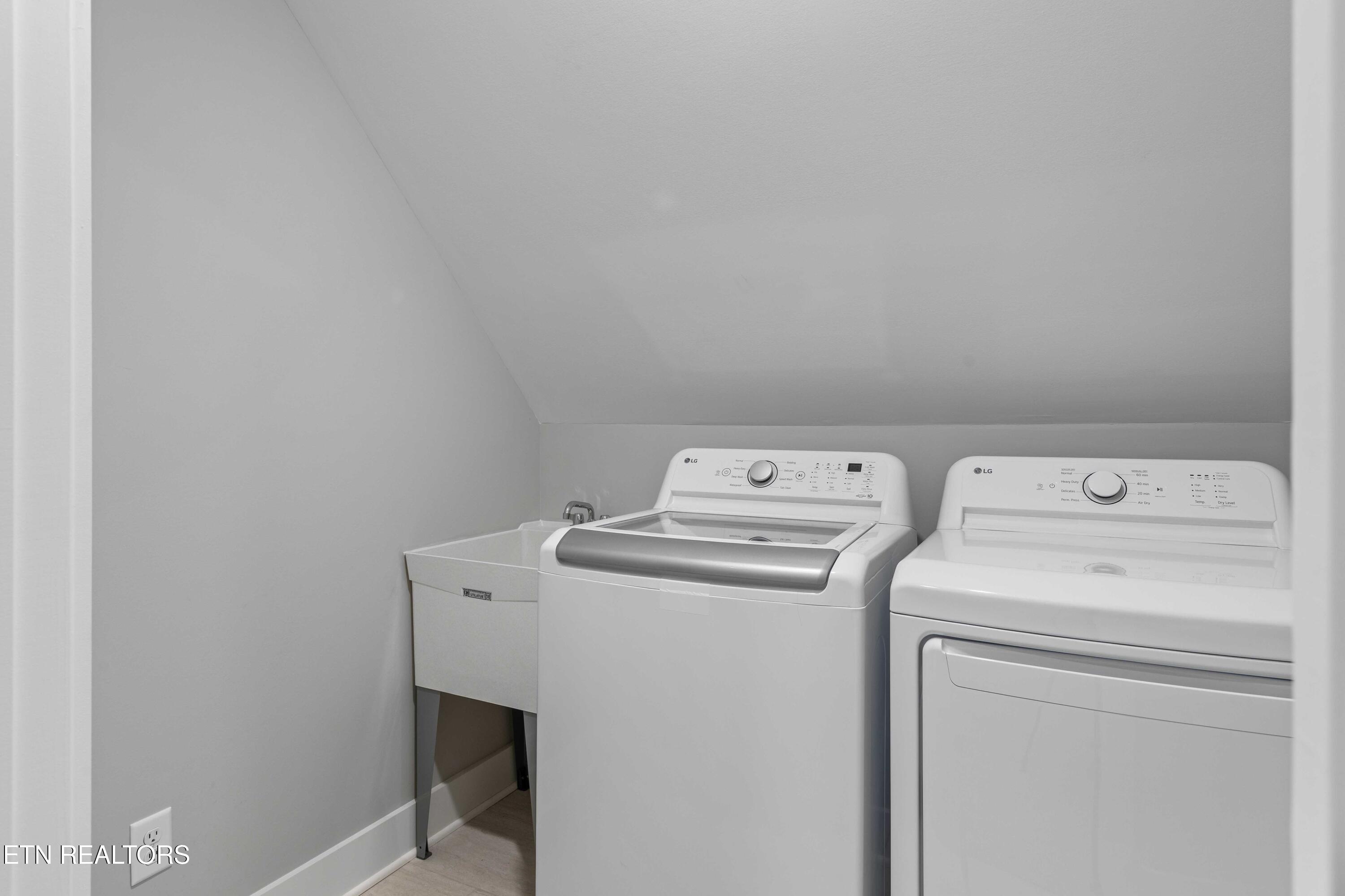 7140 Running Deer Road Knoxville TN 37920