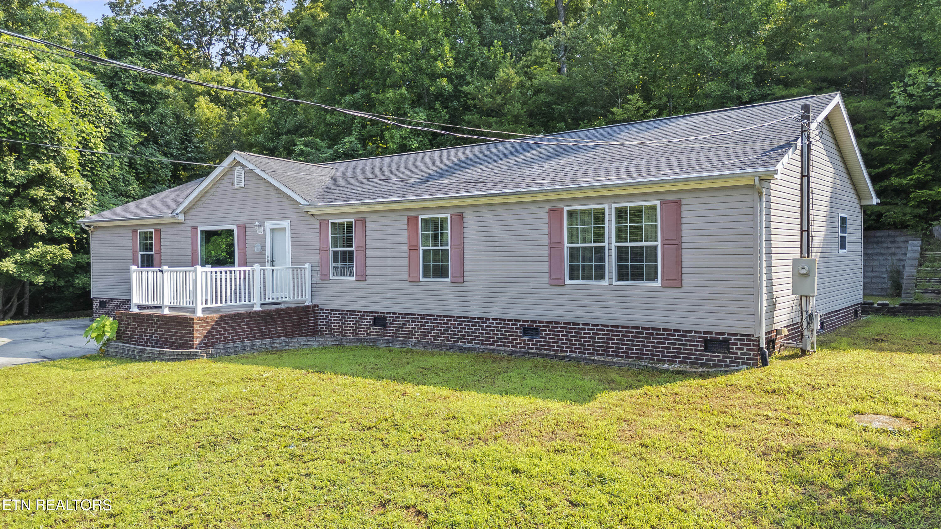236 Loggers Lane Clinton TN 37716