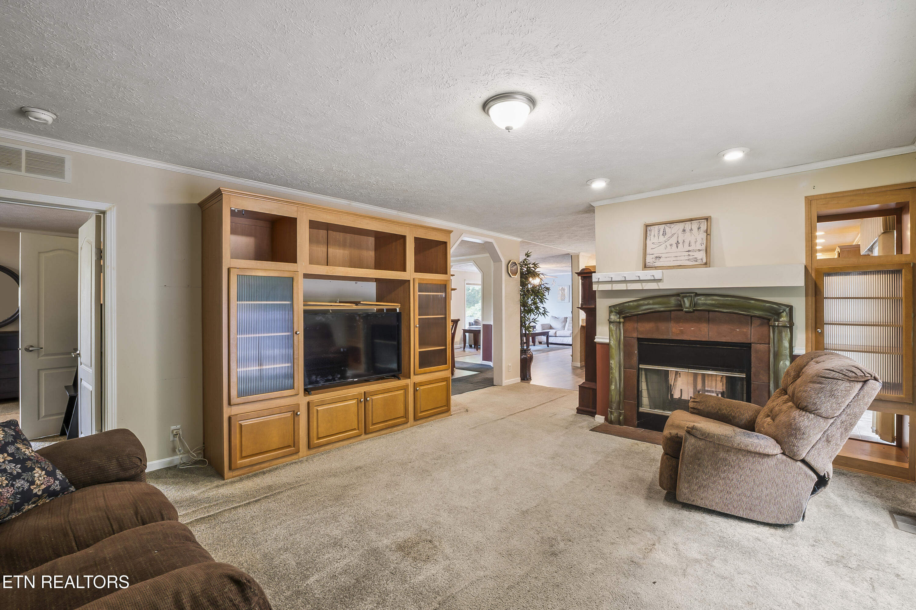 236 Loggers Lane Clinton TN 37716