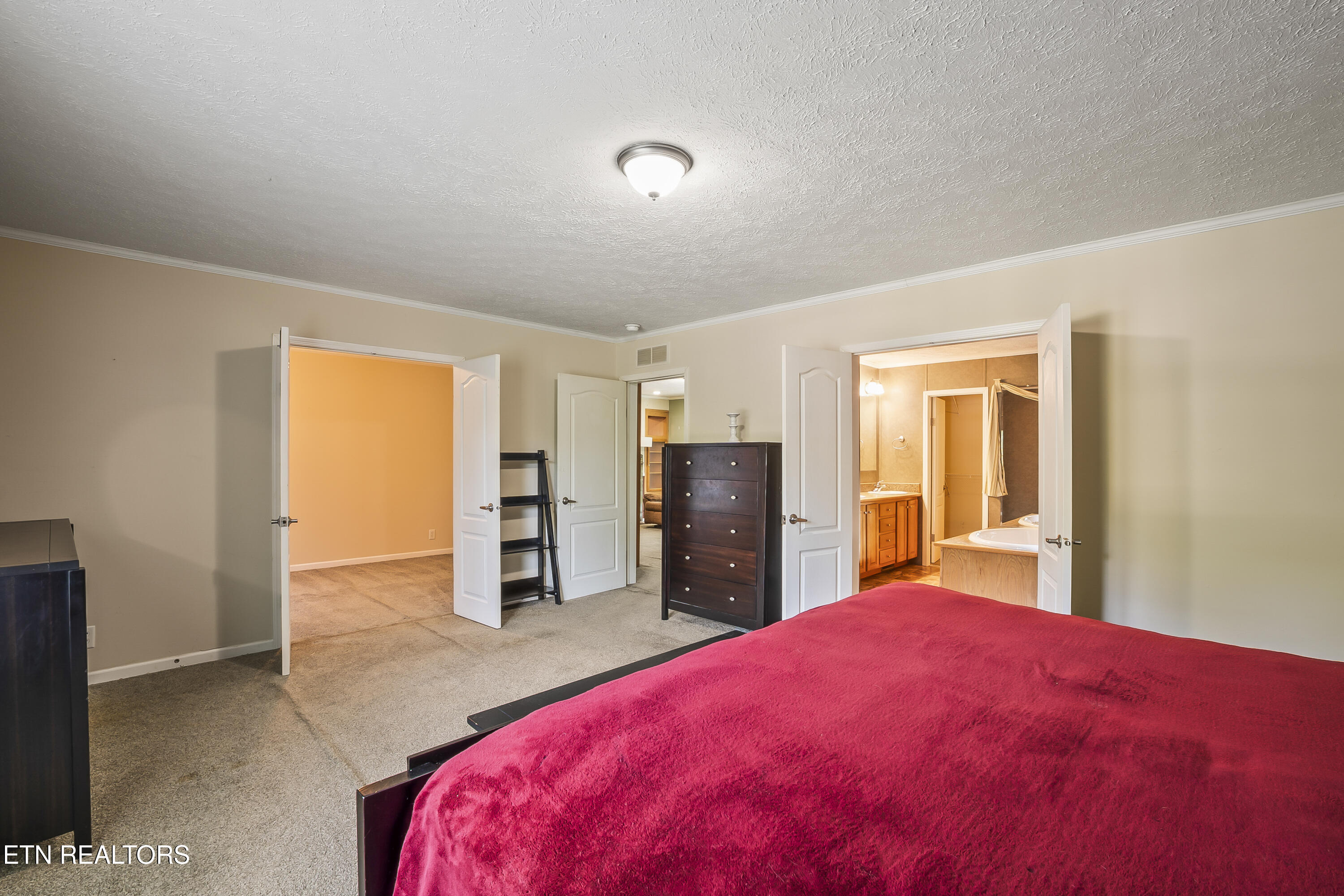 236 Loggers Lane Clinton TN 37716