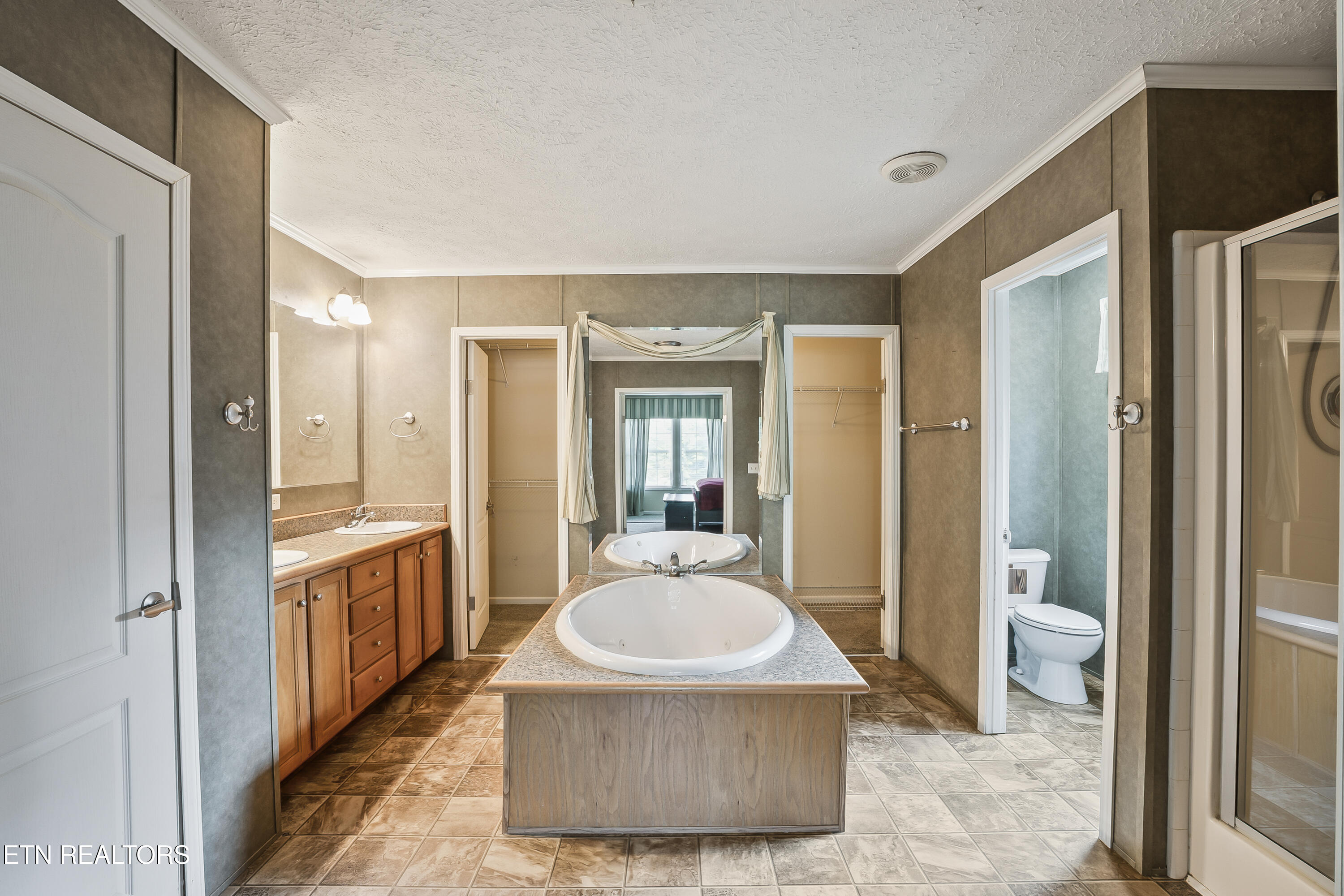 236 Loggers Lane Clinton TN 37716