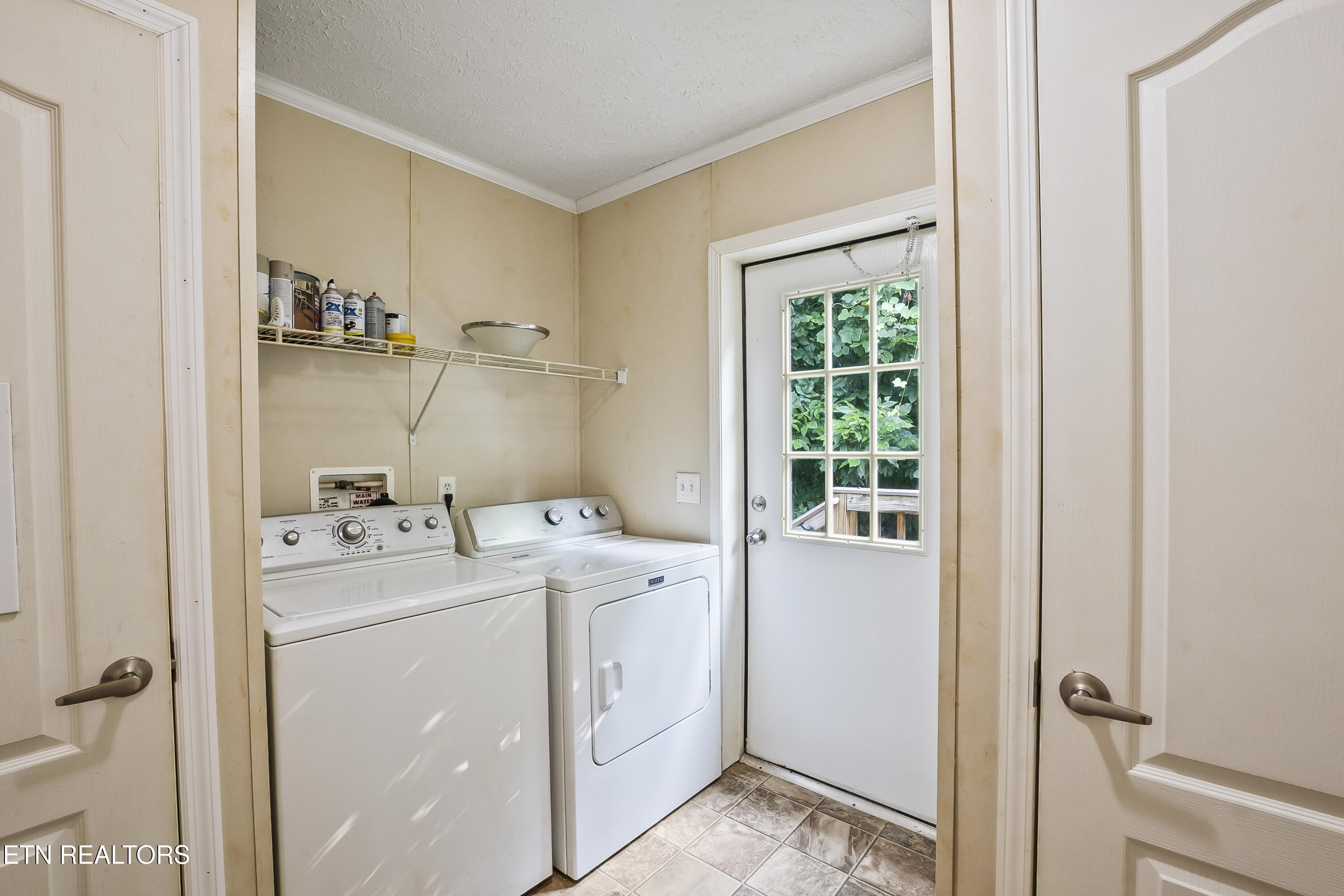 236 Loggers Lane Clinton TN 37716