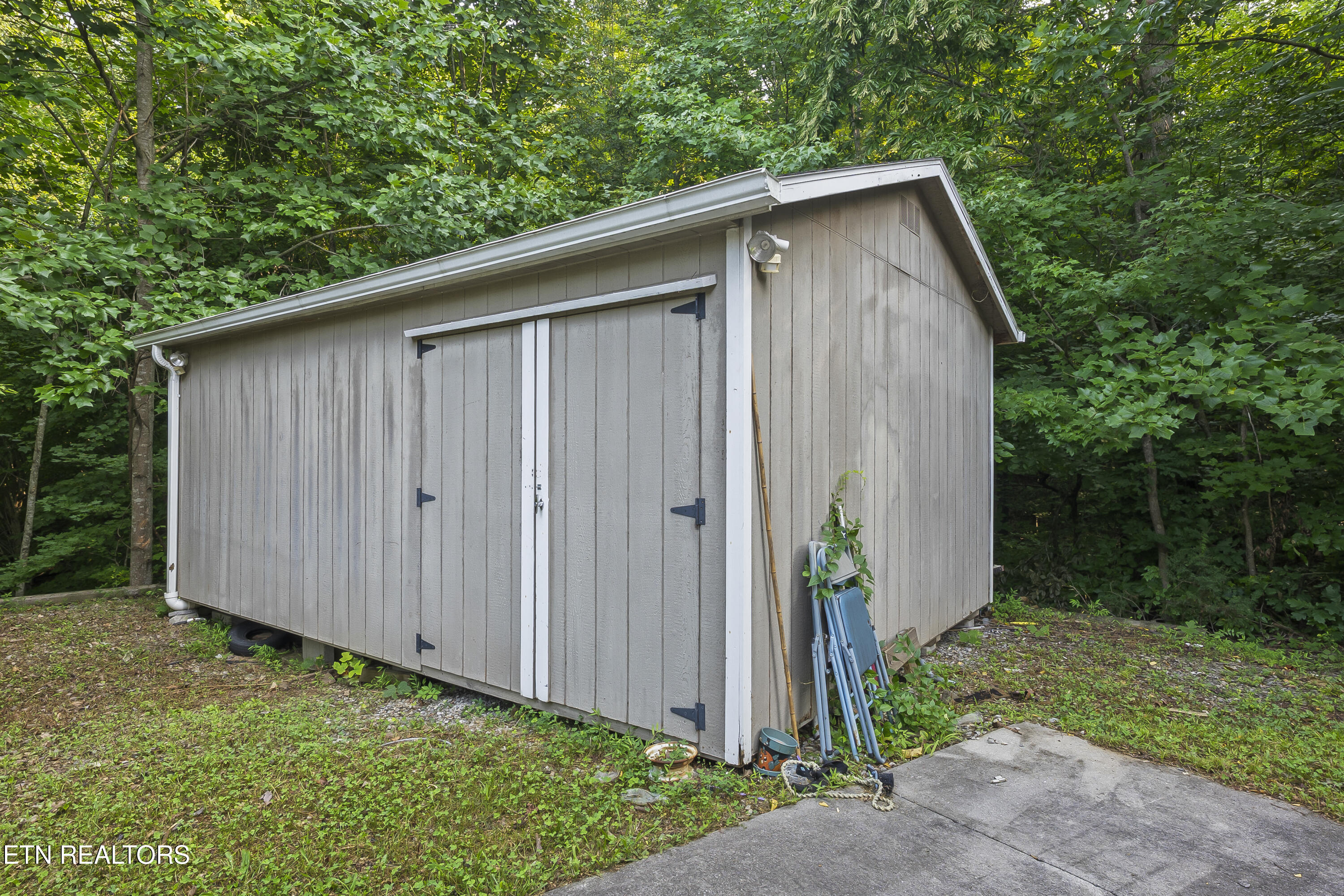 236 Loggers Lane Clinton TN 37716