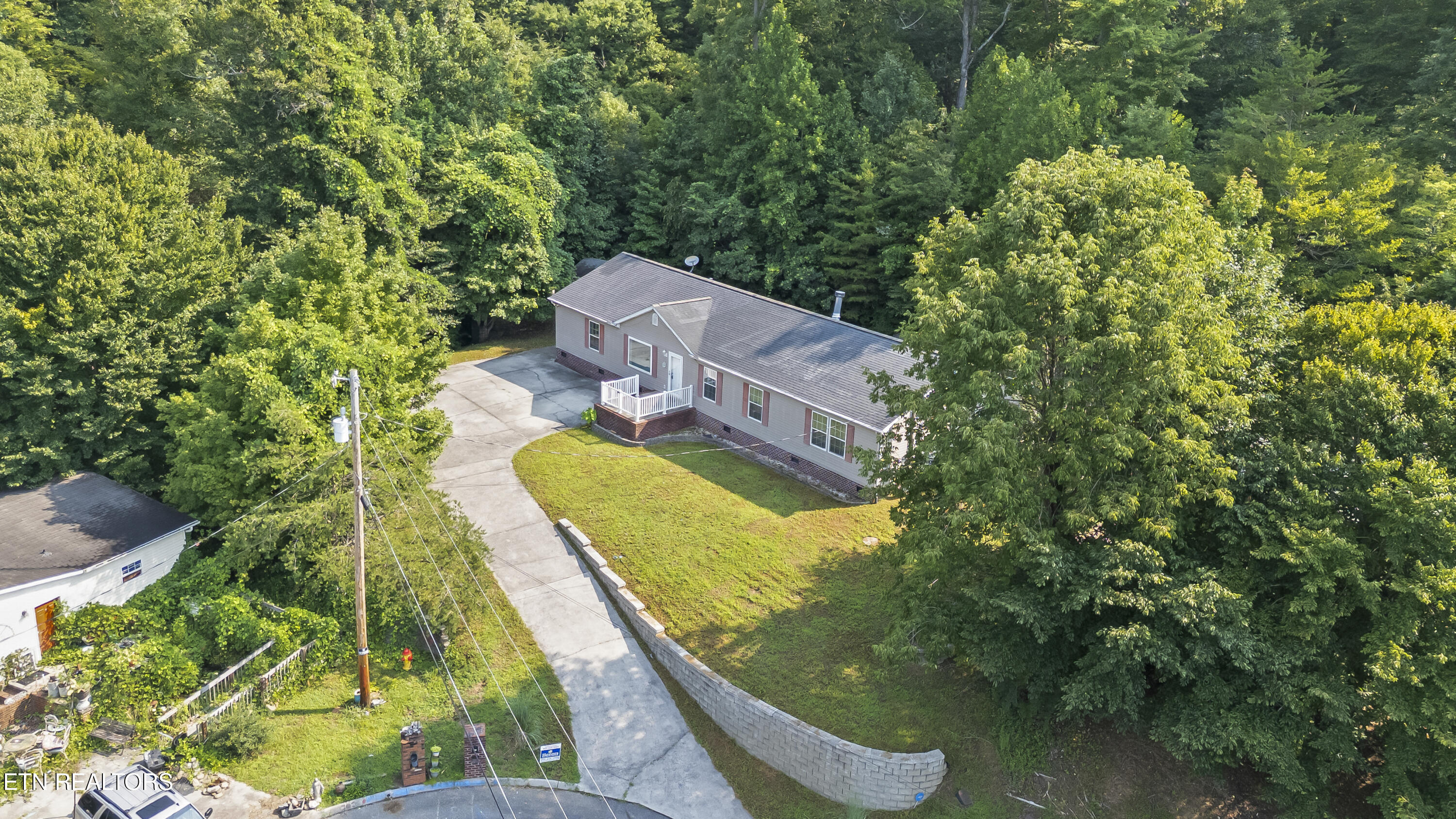 236 Loggers Lane Clinton TN 37716
