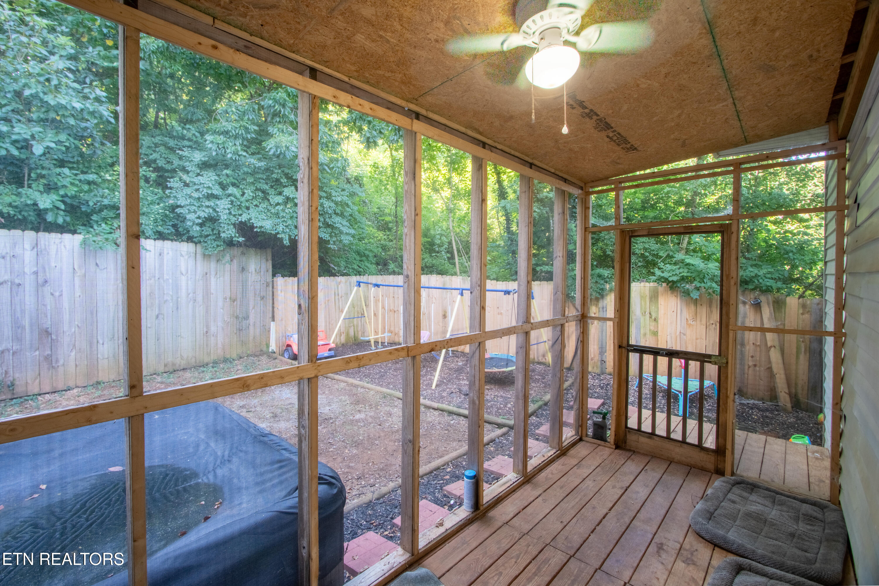 4220 Reed Road Louisville TN 37777