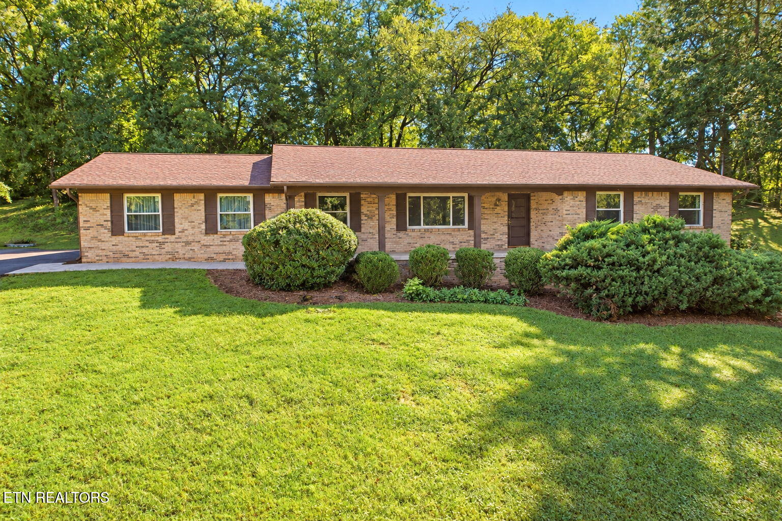 5704 Crestwood Drive Knoxville TN 37914