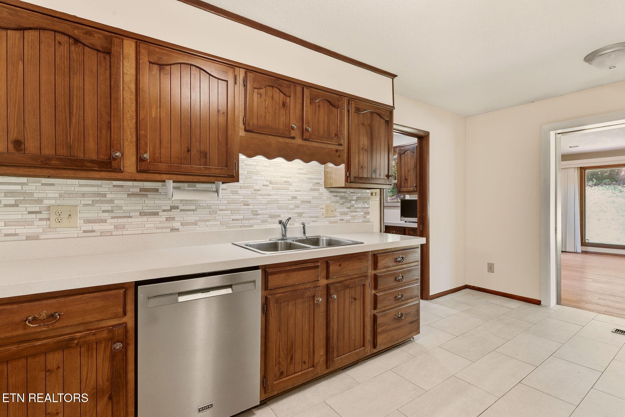 5704 Crestwood Drive Knoxville TN 37914