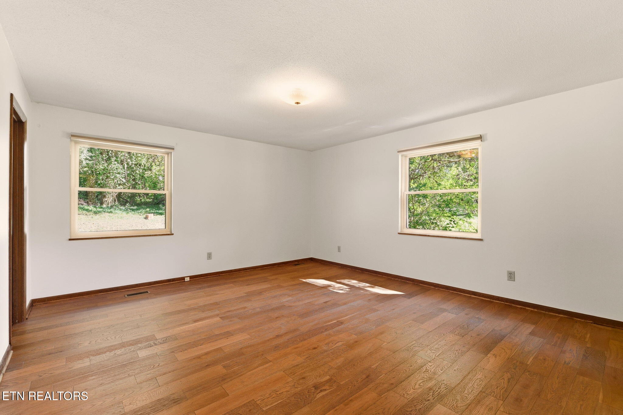 5704 Crestwood Drive Knoxville TN 37914