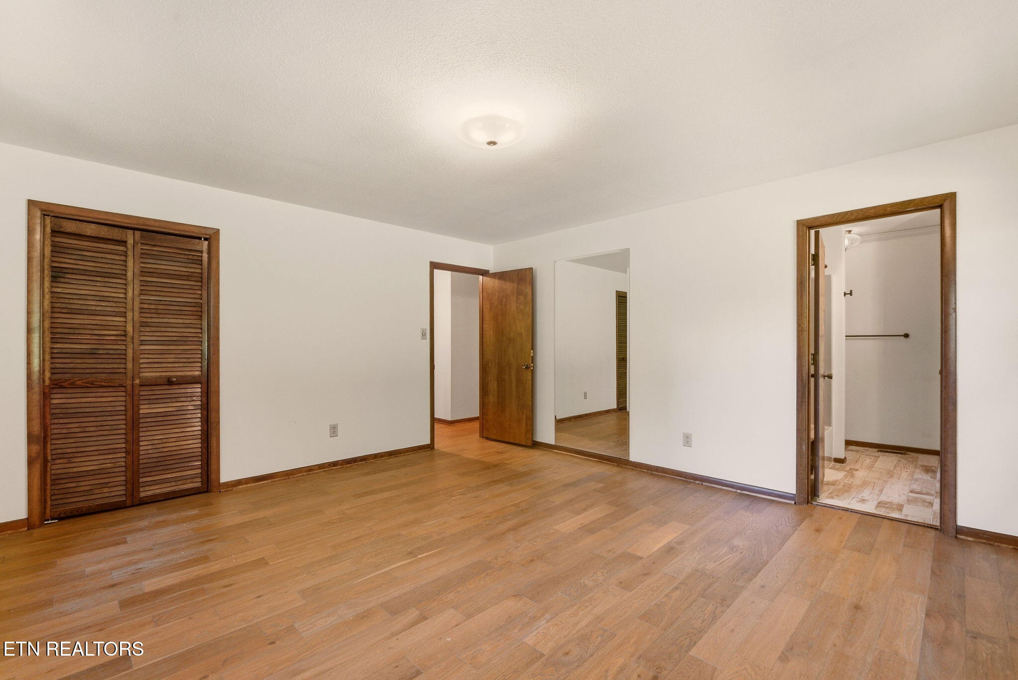 5704 Crestwood Drive Knoxville TN 37914