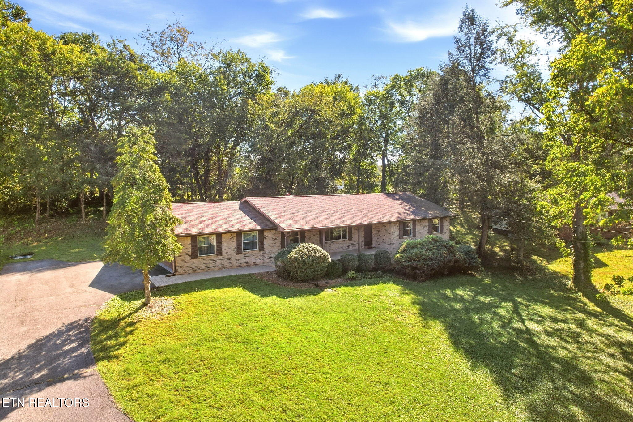 5704 Crestwood Drive Knoxville TN 37914