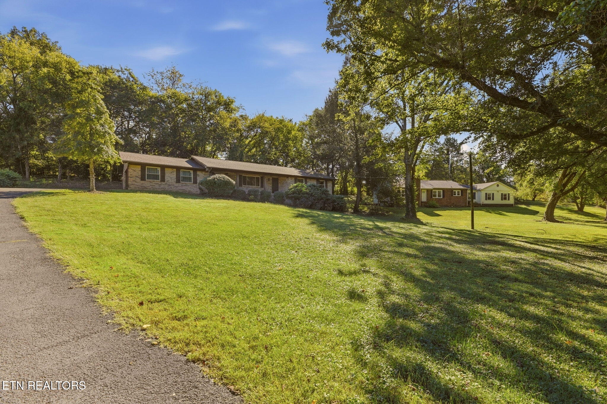 5704 Crestwood Drive Knoxville TN 37914