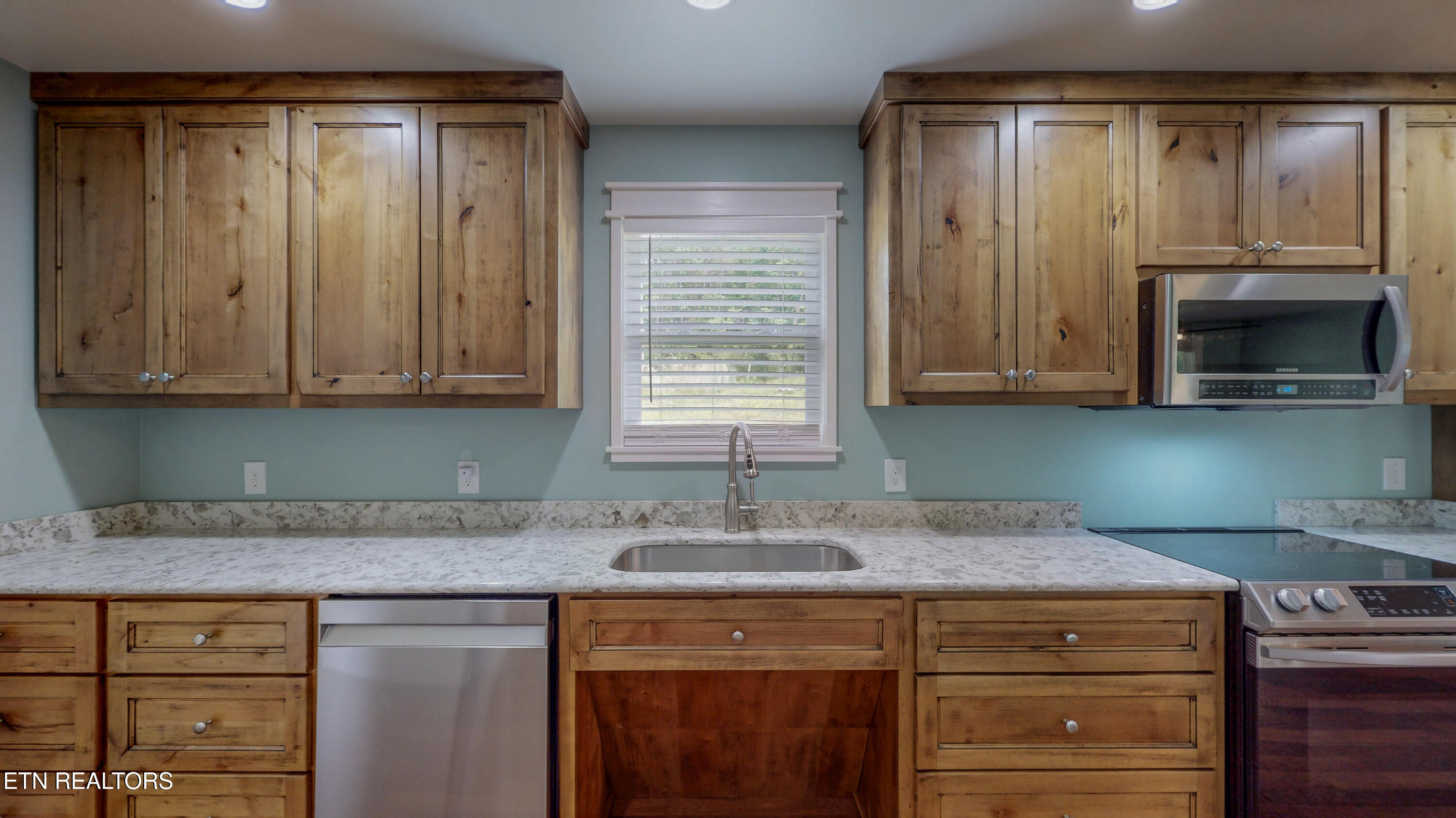 321 Old State Road Madisonville TN 37354