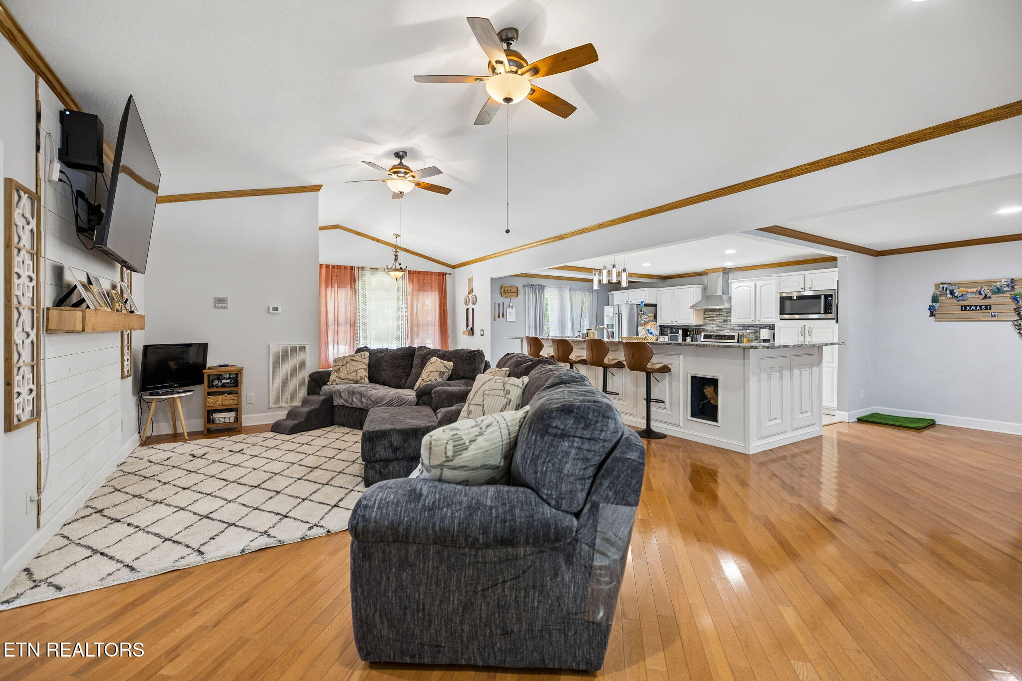 677 Twin Hills Lane Jacksboro TN 37757