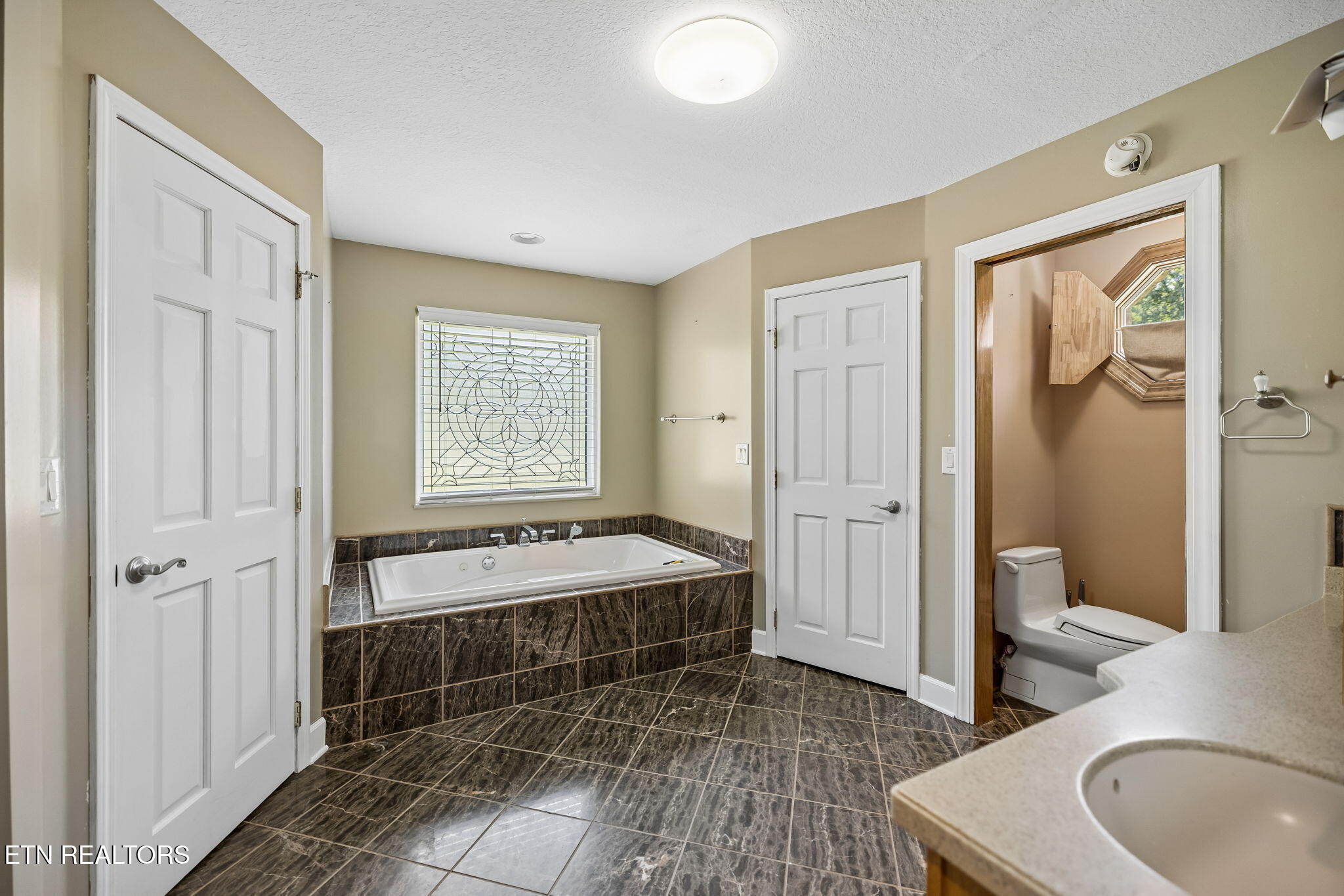 677 Twin Hills Lane Jacksboro TN 37757