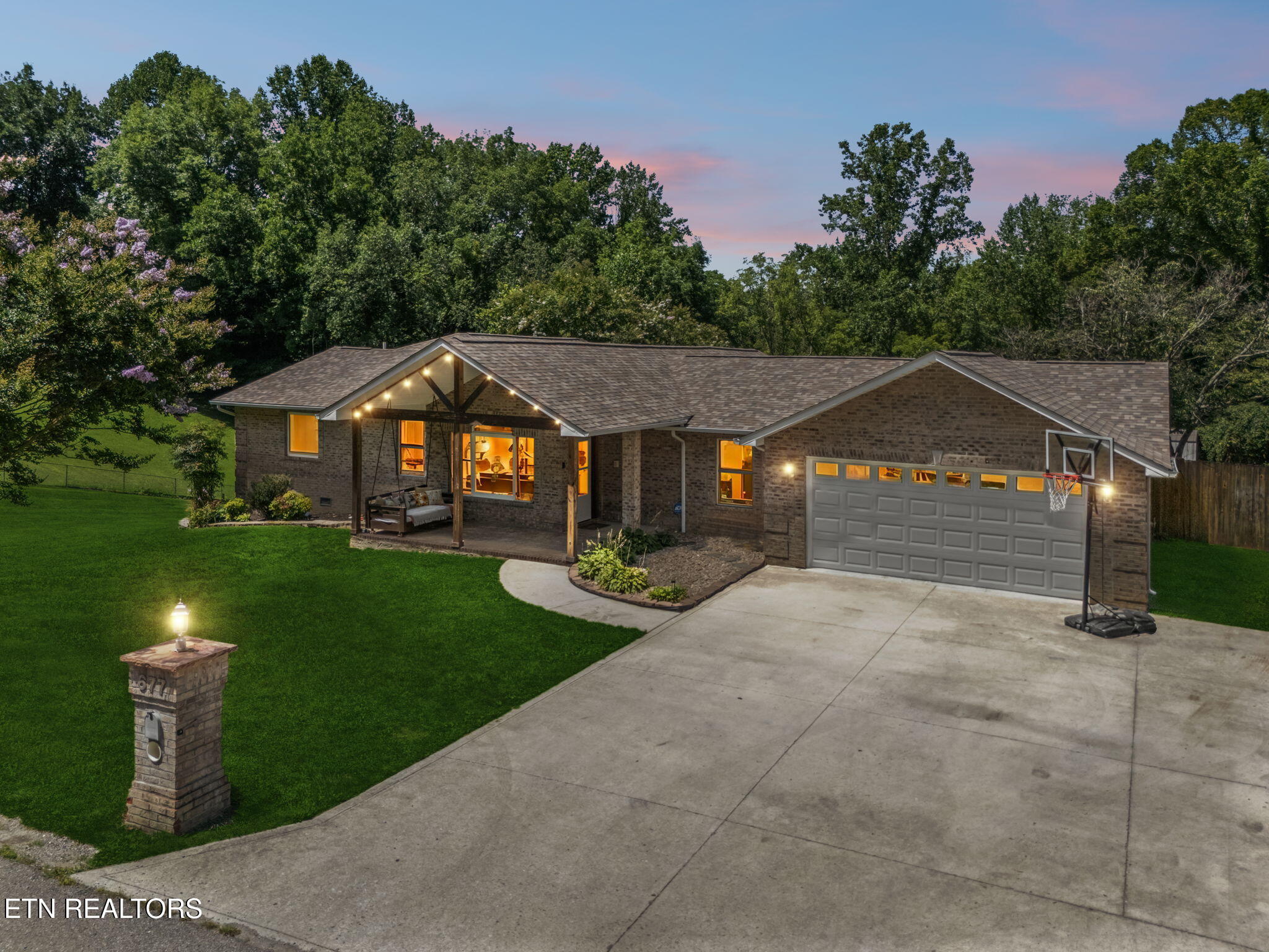 677 Twin Hills Lane Jacksboro TN 37757