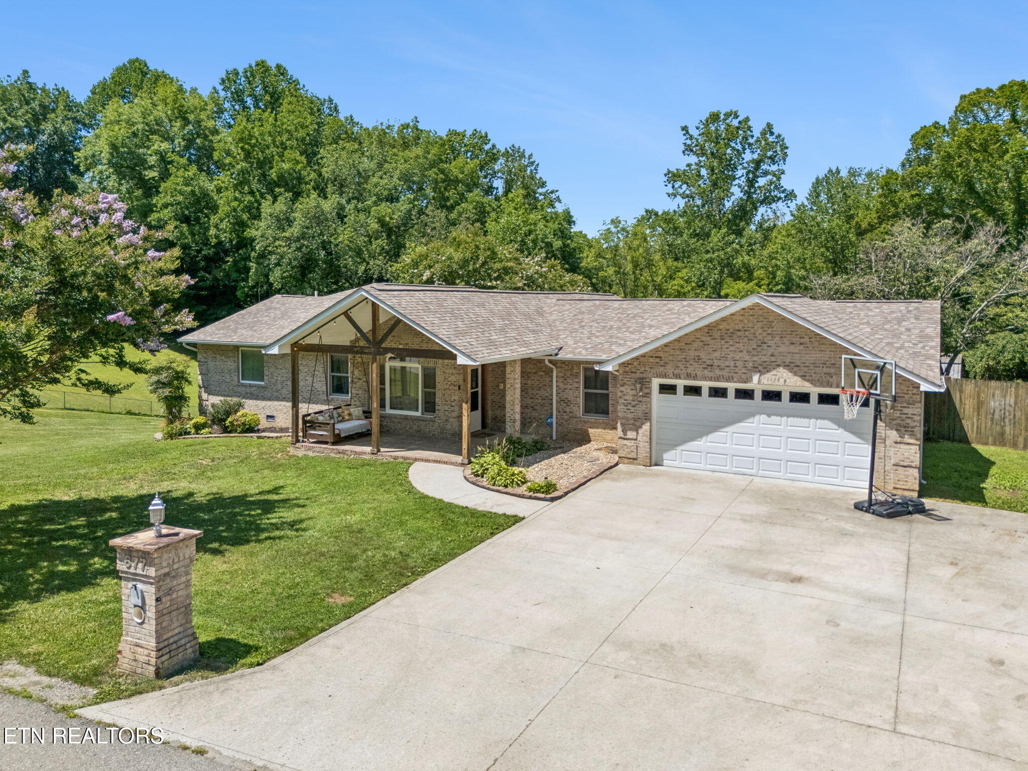 677 Twin Hills Lane Jacksboro TN 37757