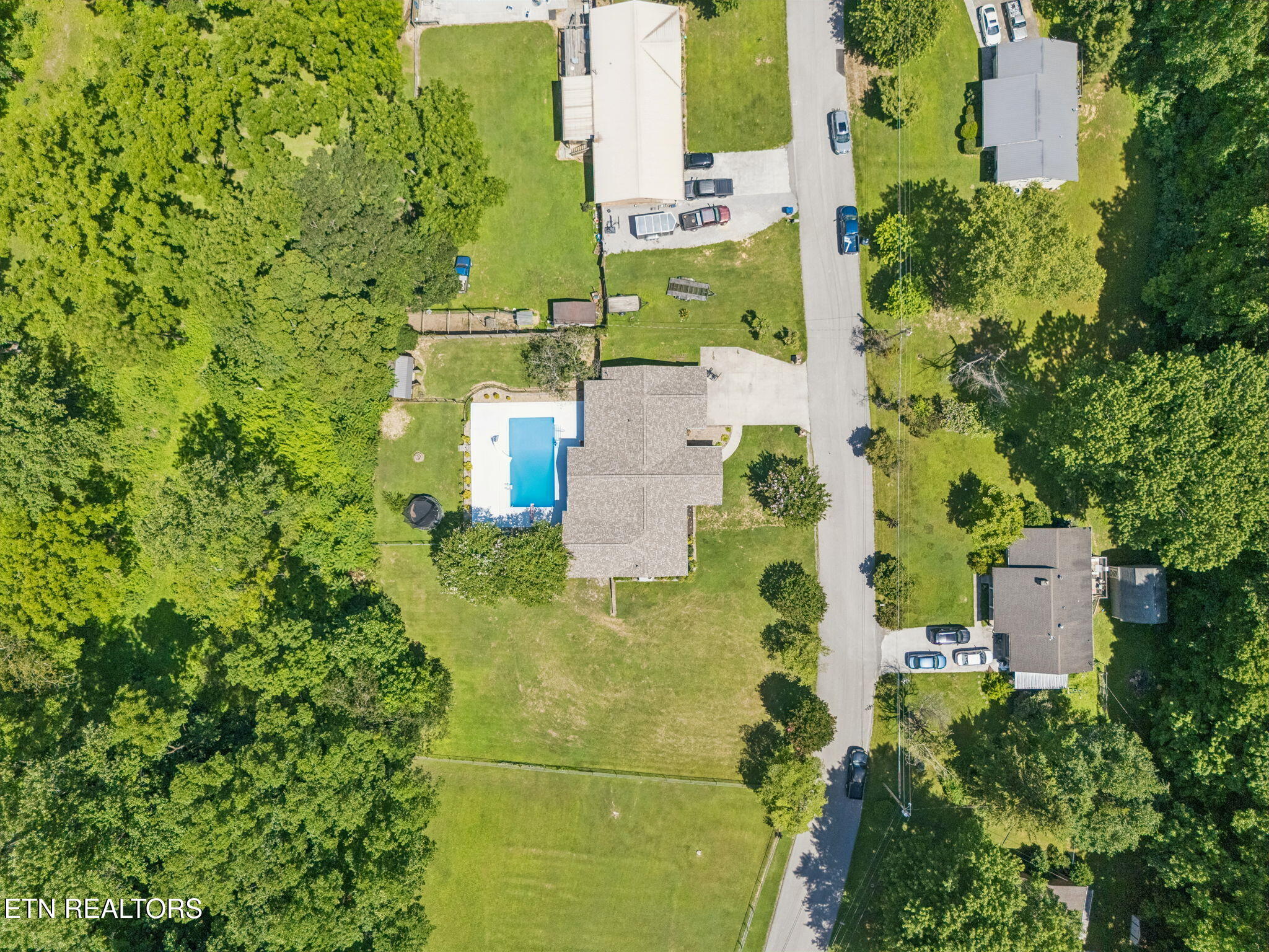 677 Twin Hills Lane Jacksboro TN 37757