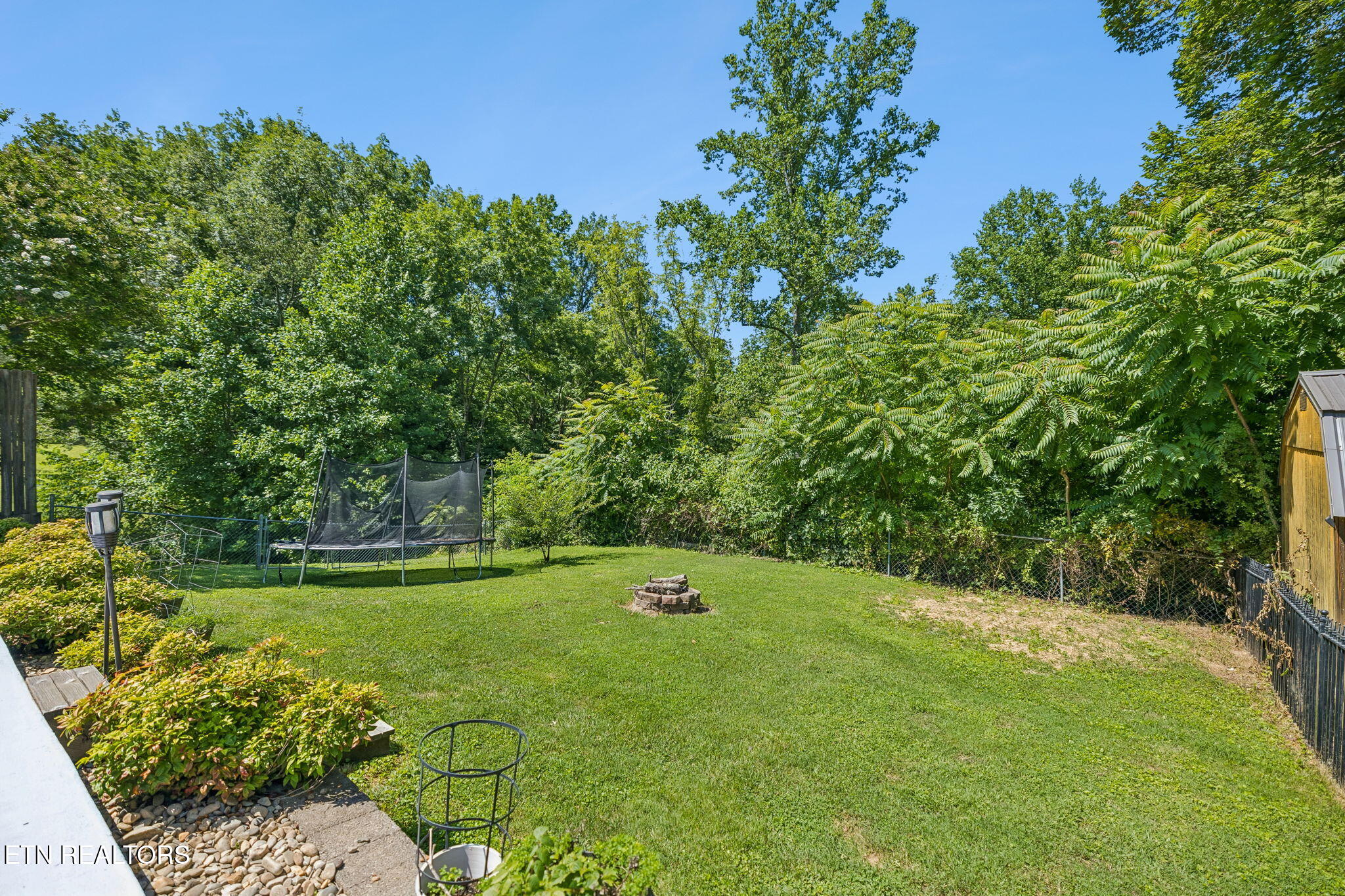 677 Twin Hills Lane Jacksboro TN 37757