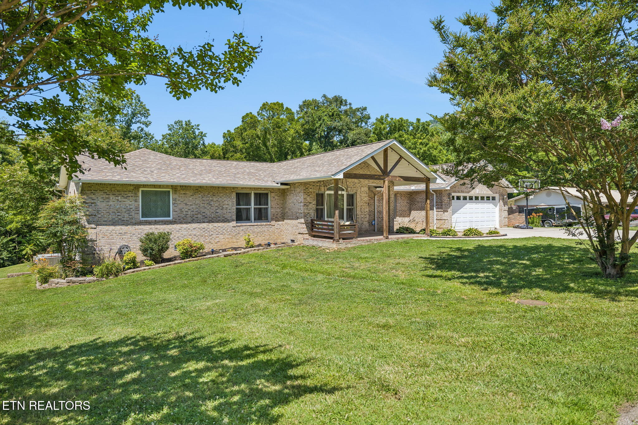 677 Twin Hills Lane Jacksboro TN 37757