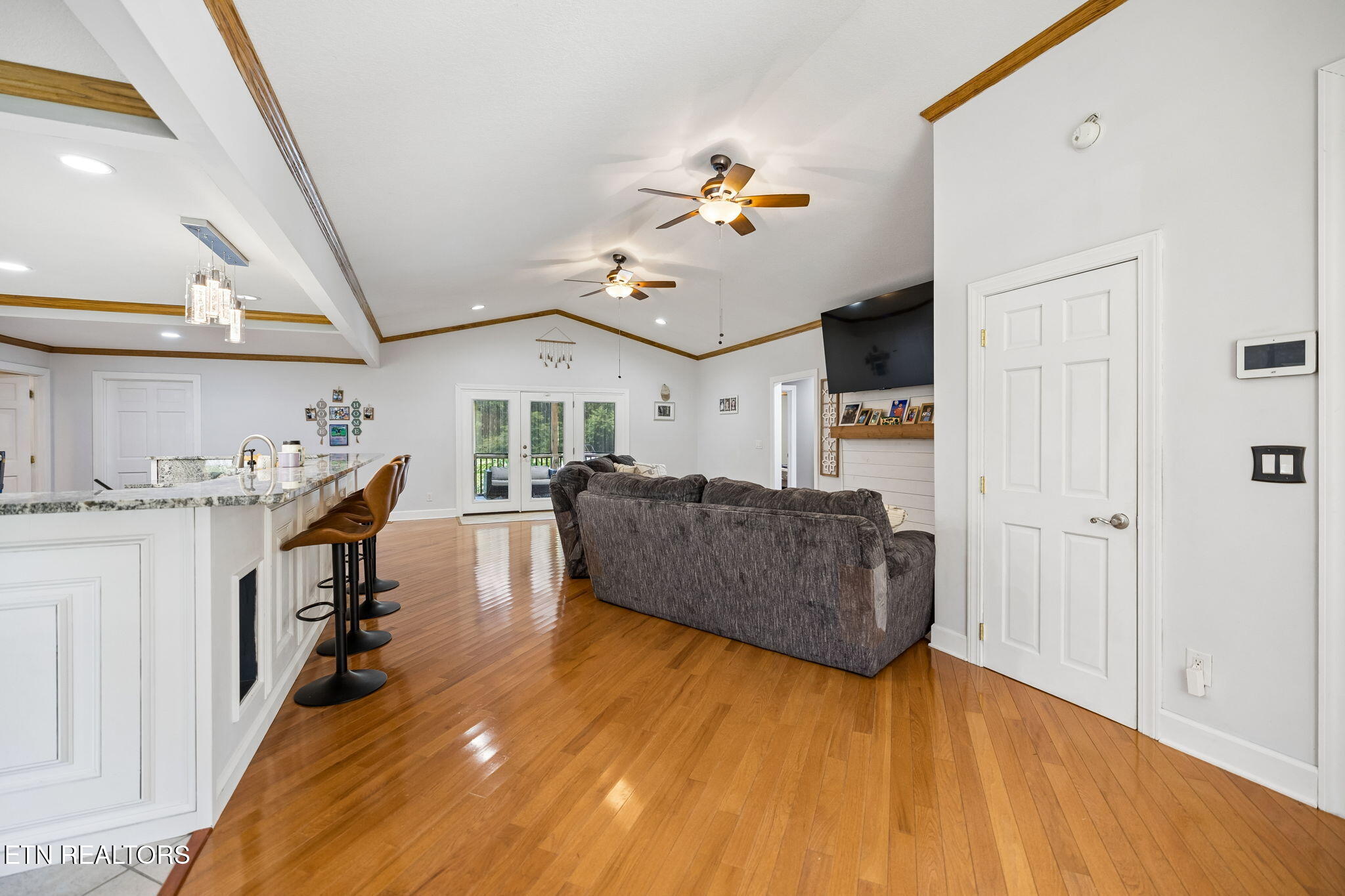 677 Twin Hills Lane Jacksboro TN 37757