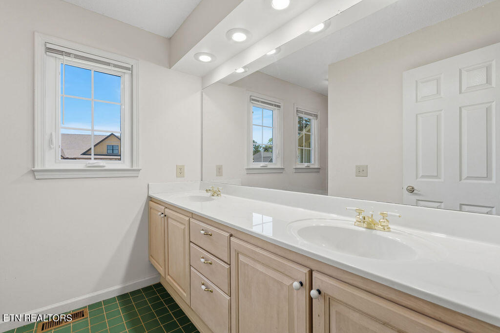 108 Chahyga Way Loudon TN 37774