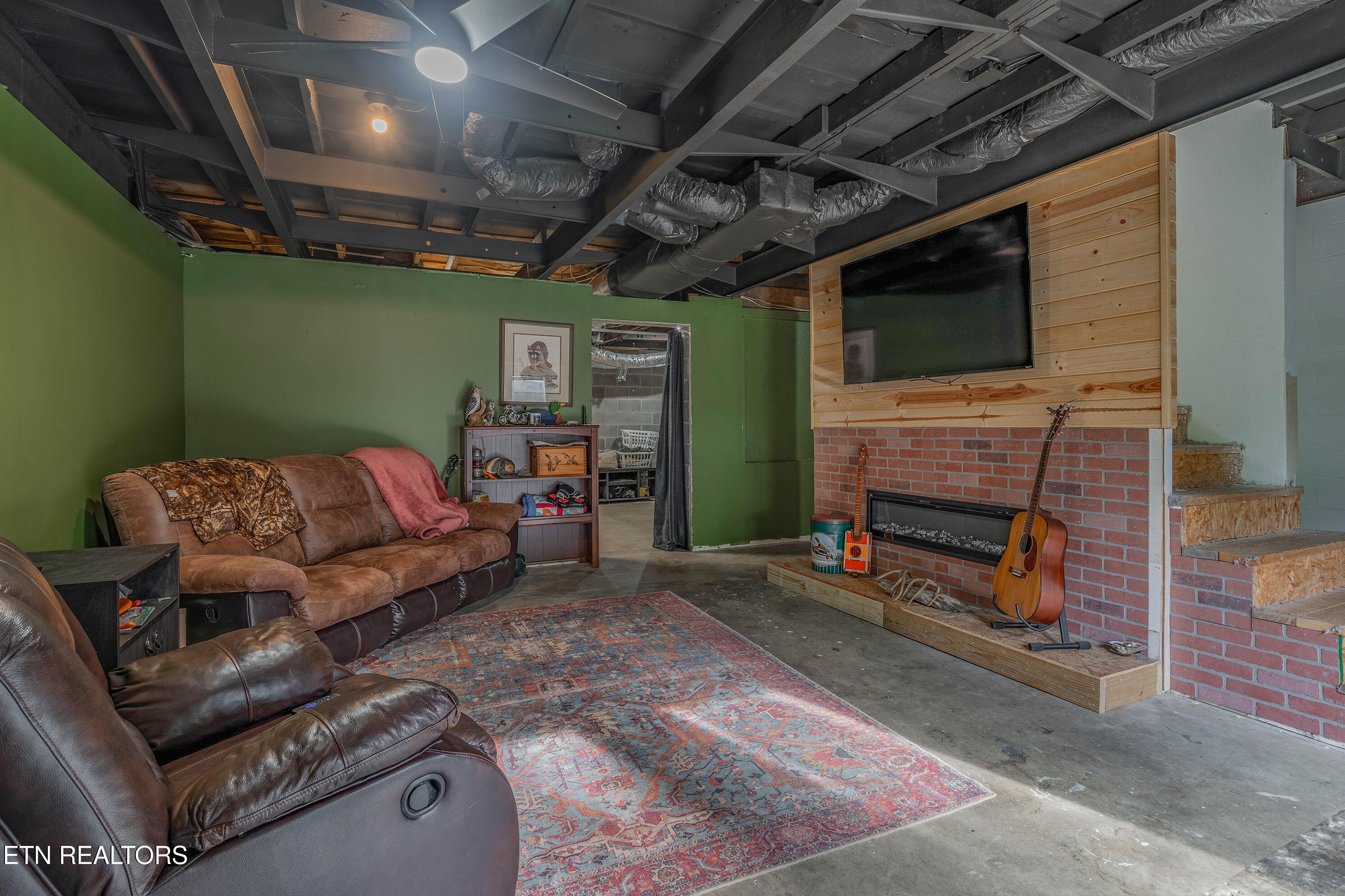 222 Walden Avenue Oliver Springs TN 37840