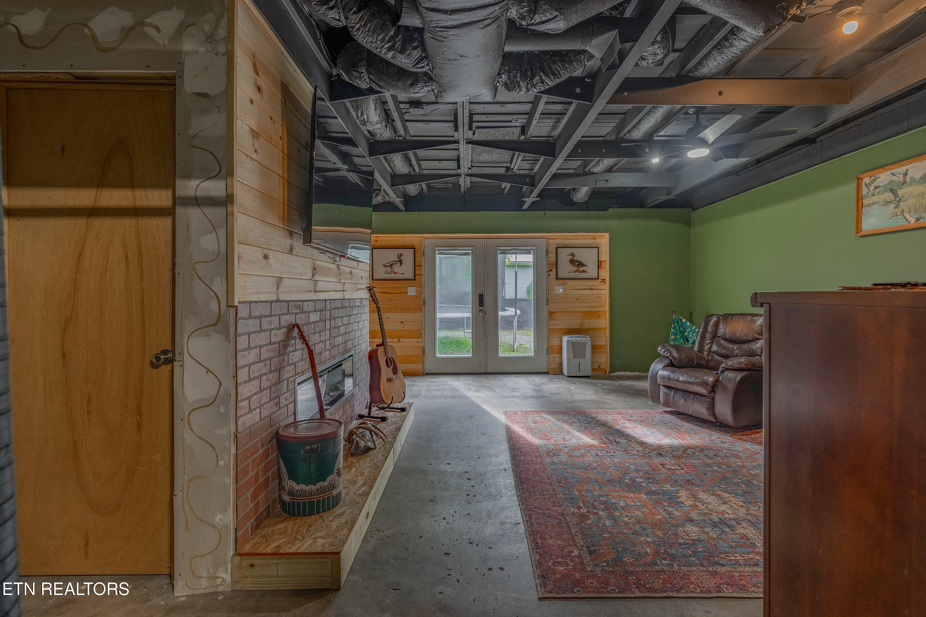 222 Walden Avenue Oliver Springs TN 37840