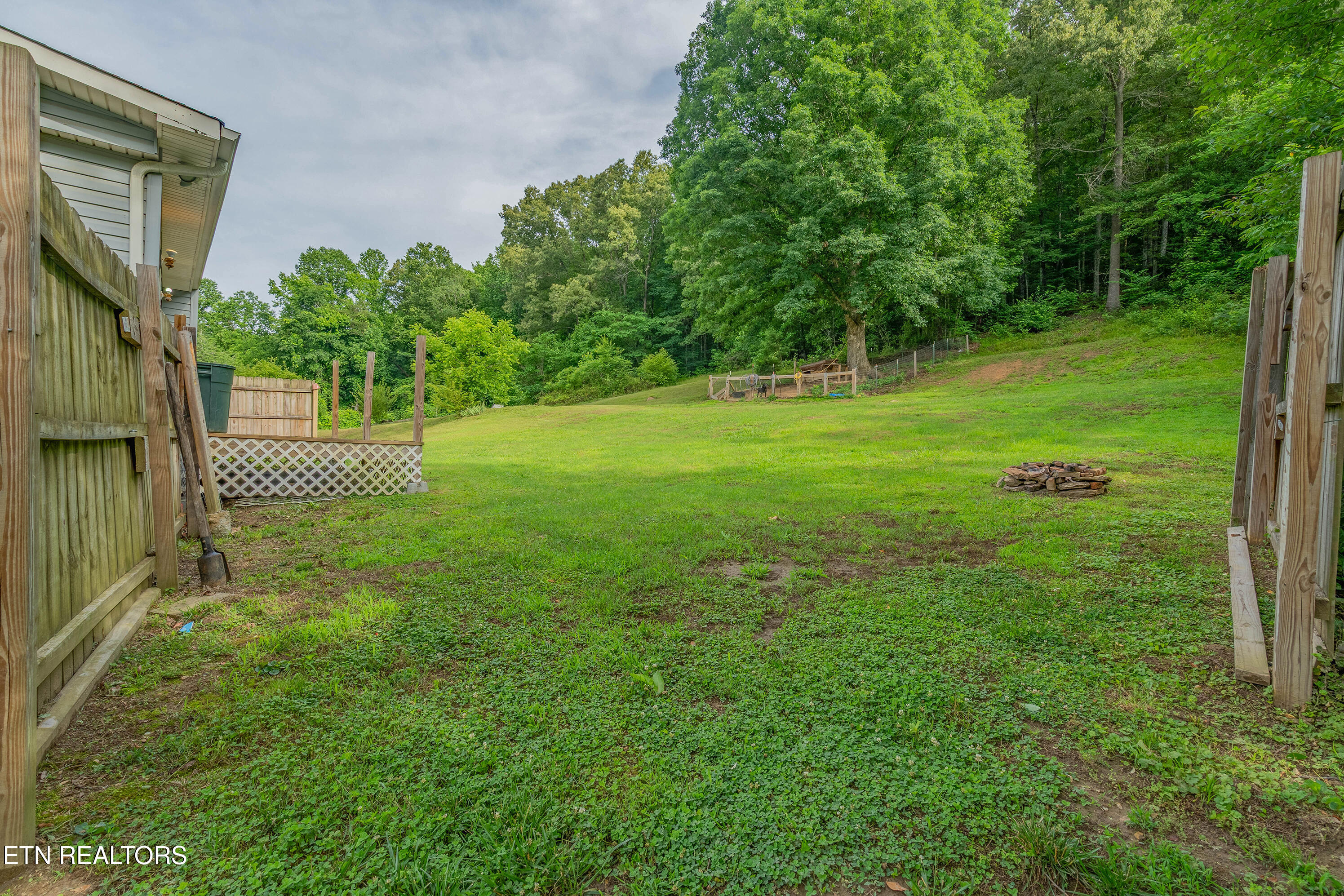 222 Walden Avenue Oliver Springs TN 37840