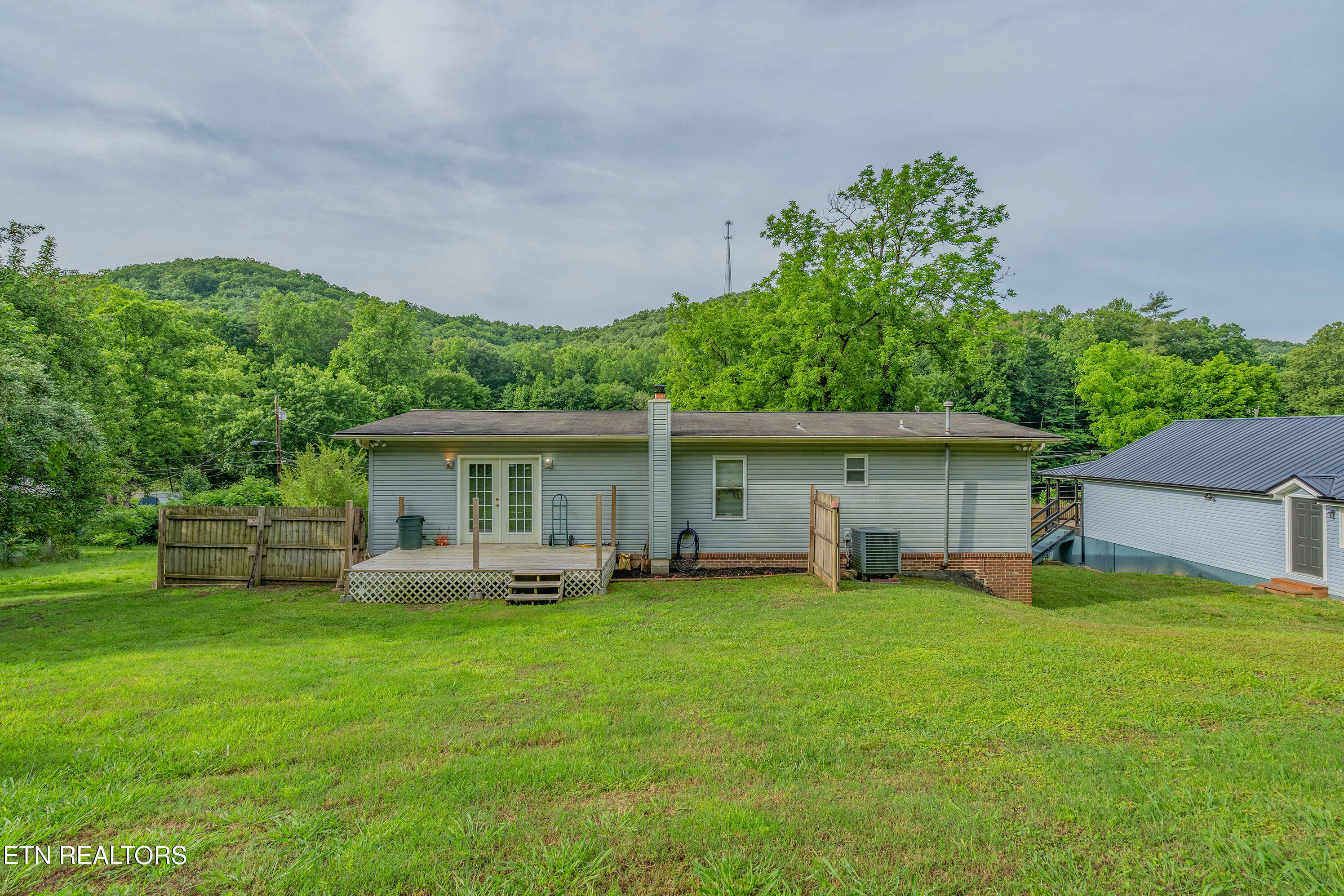 222 Walden Avenue Oliver Springs TN 37840