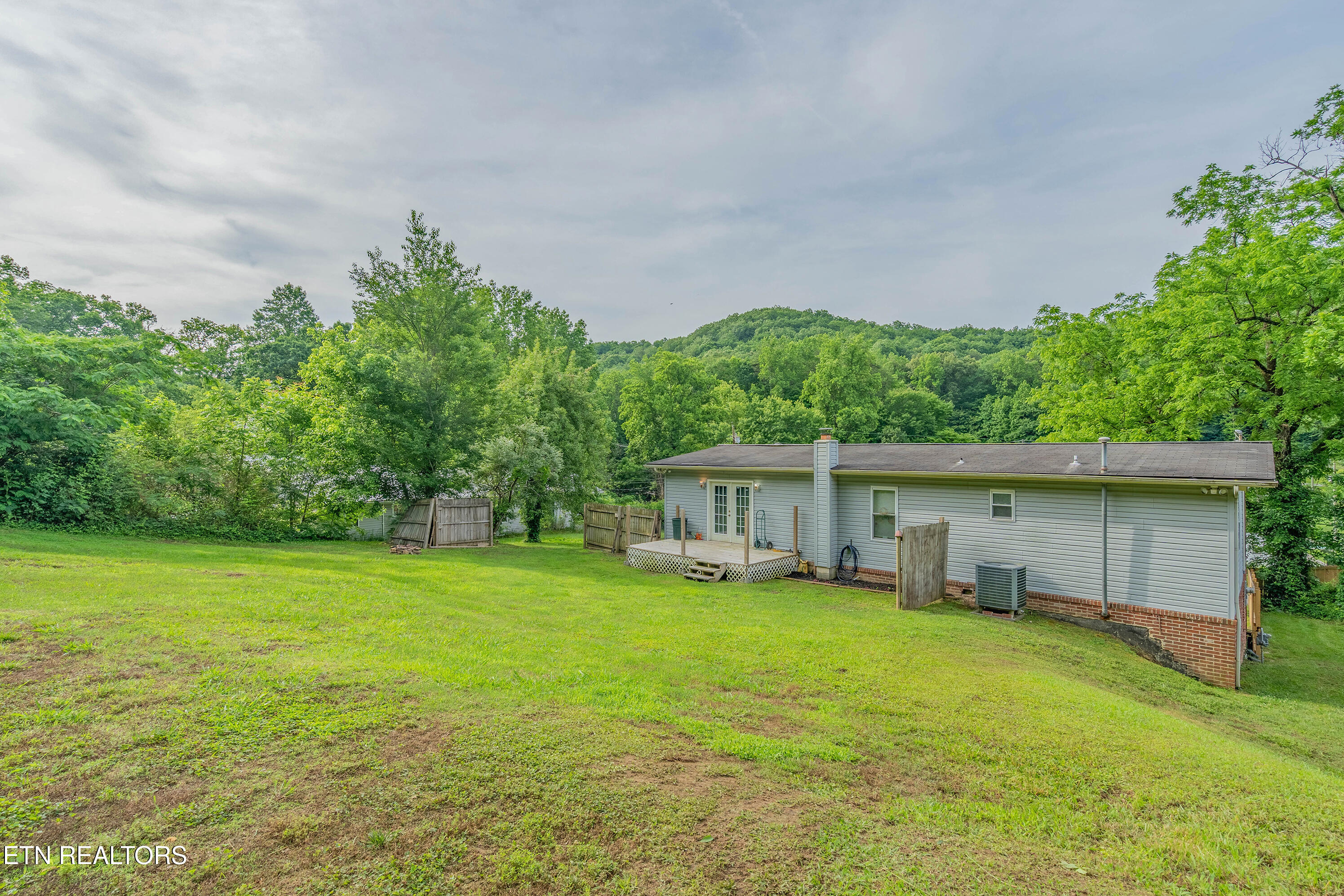 222 Walden Avenue Oliver Springs TN 37840
